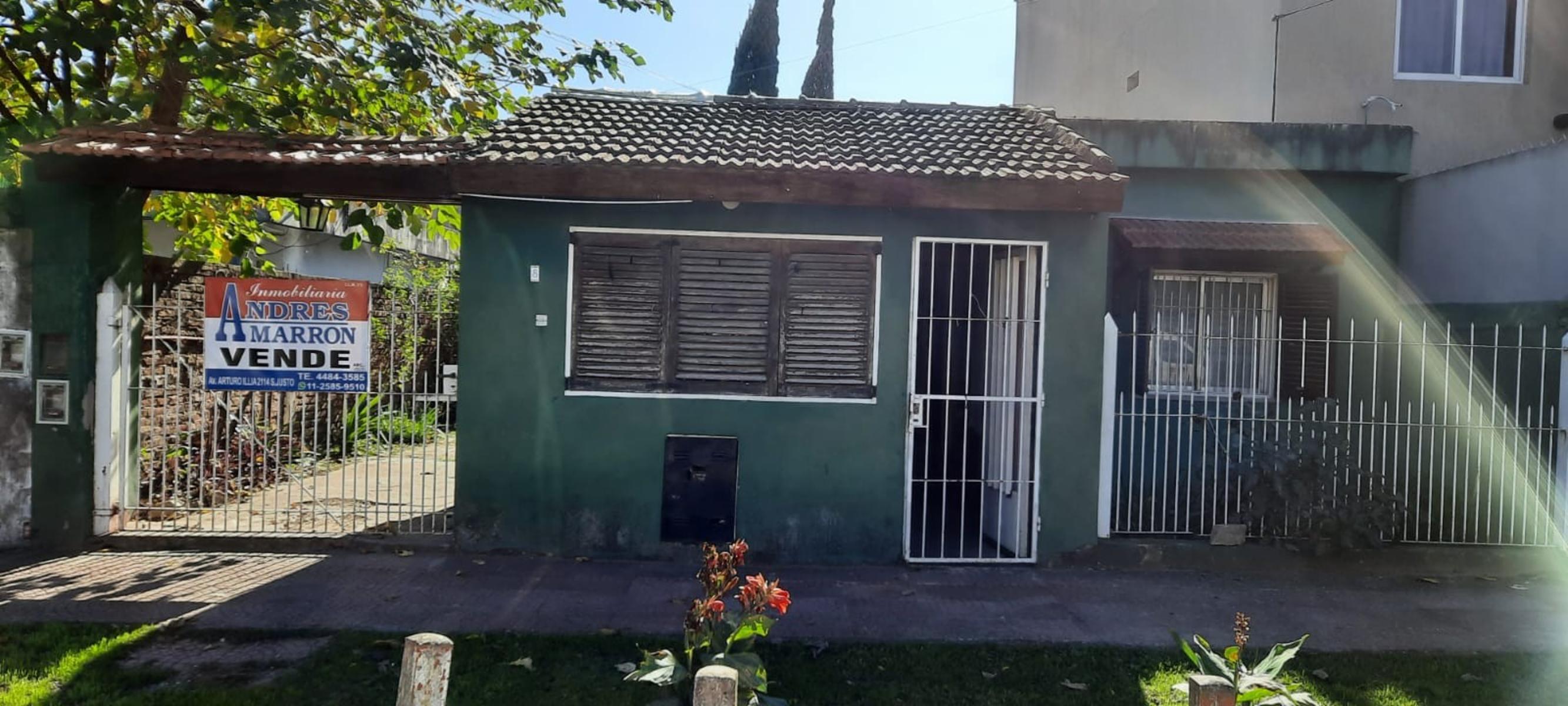 Excelente Lote , Inmejorable Ubicación Con Casa 3 Ambientes A Refaccionar -ideal Constructores