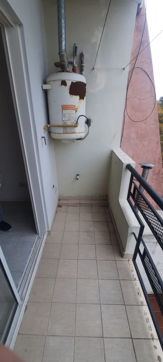 VENTA Departamento 2 Amb 1° Piso Por Escalera Luzuriaga posiblefinanciación . — foto 5