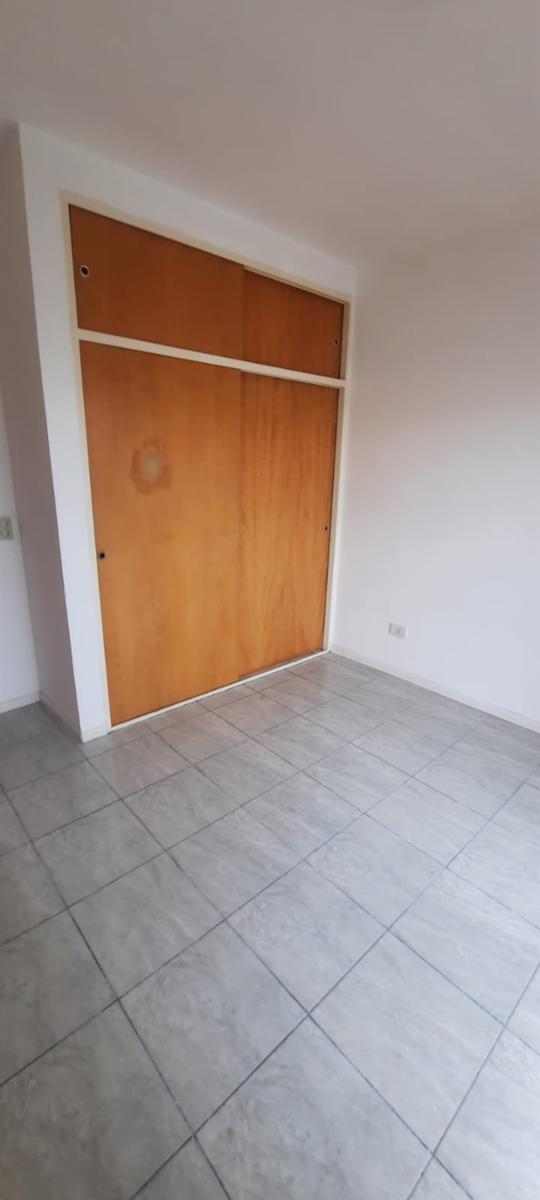 VENTA Departamento 2 Amb 1° Piso Por Escalera Luzuriaga posiblefinanciación . — foto 11