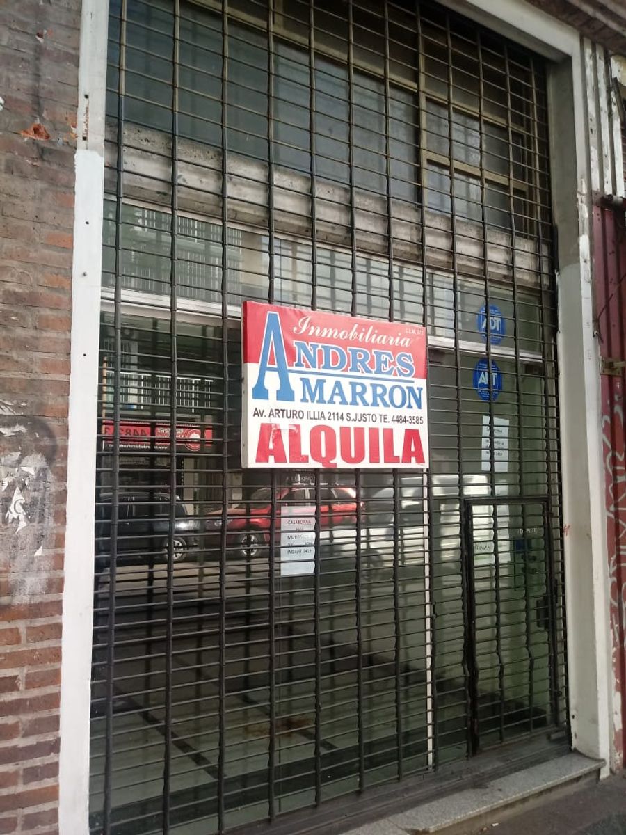 Local comercial en centro de San justo 3.30 x 10 mts con entre piso de 3.30 x 4 mts Baño - 3