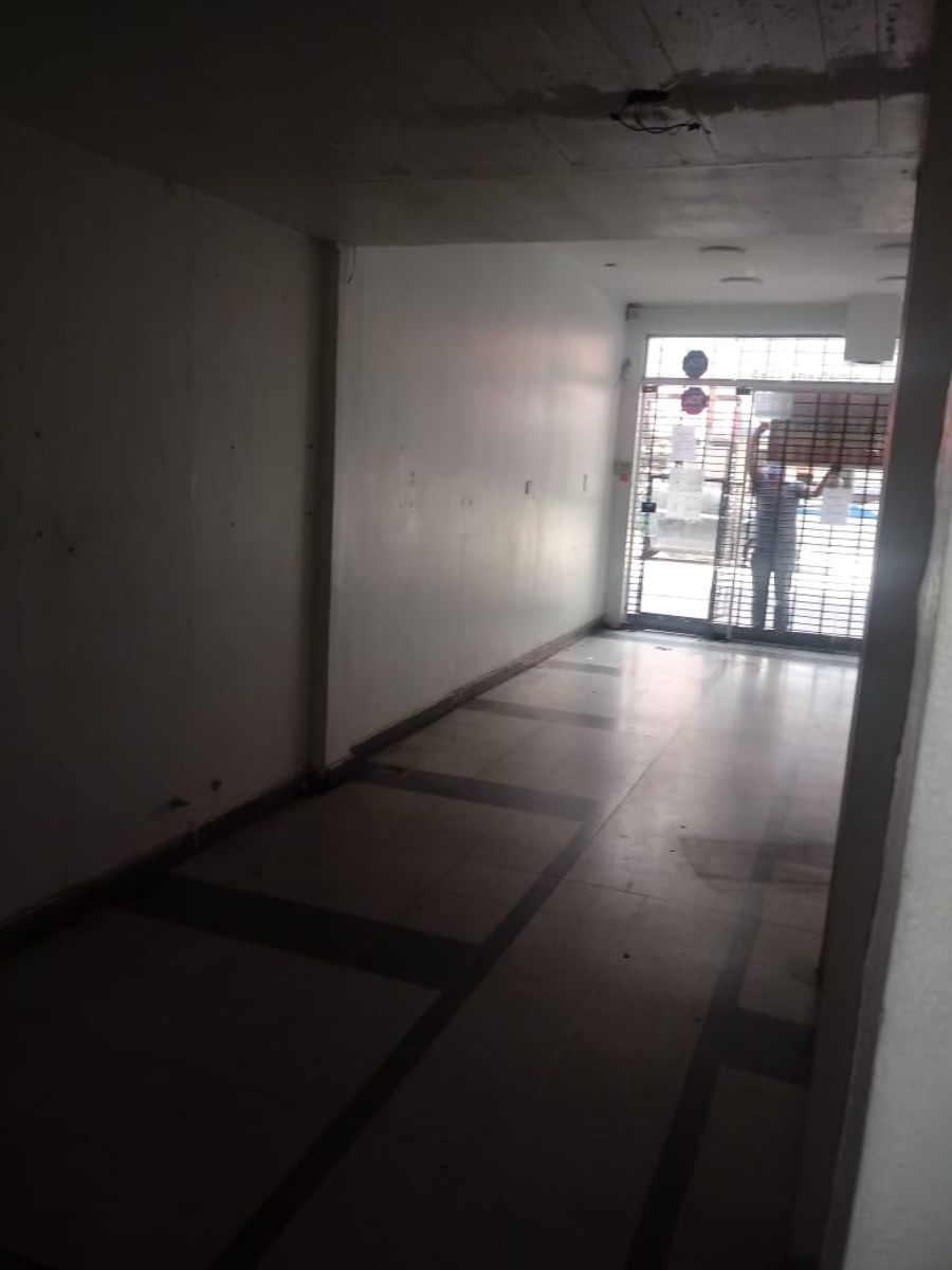 Local comercial en centro de San justo 3.30 x 10 mts con entre piso de 3.30 x 4 mts Baño - 9