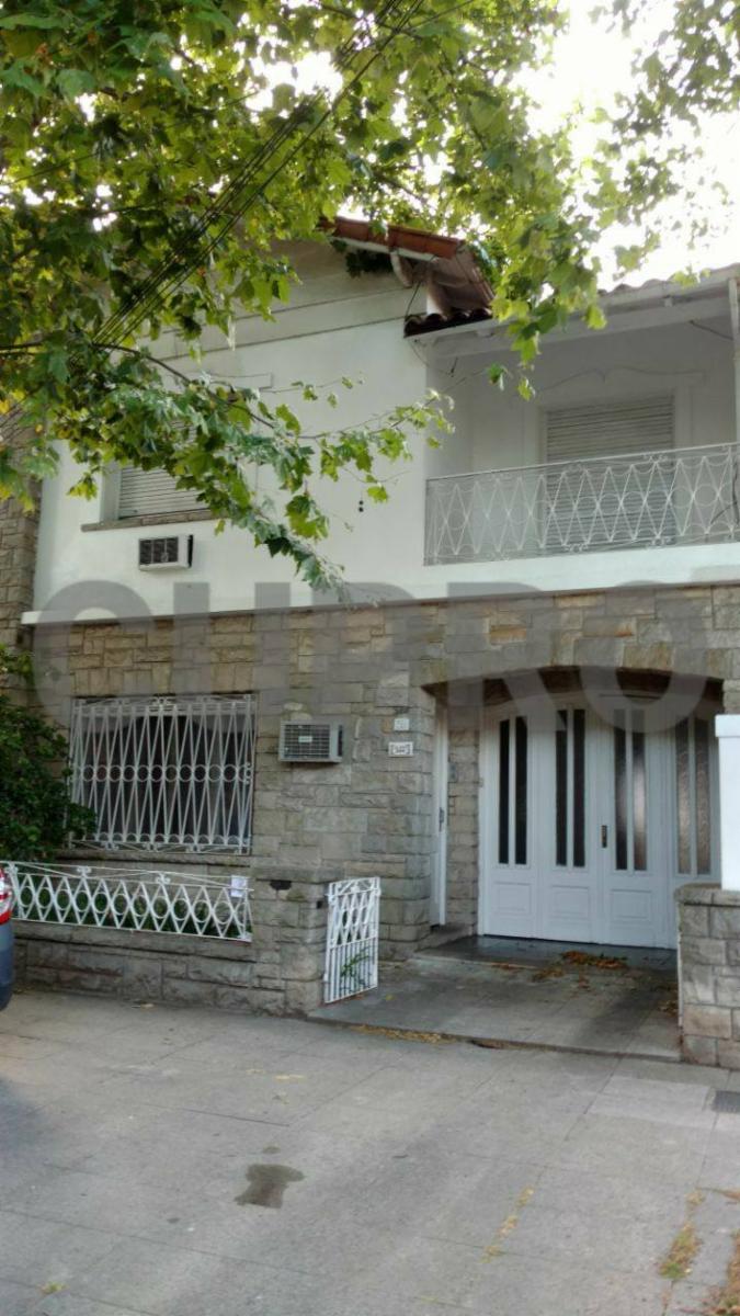 ESPECTACULAR CHALET 5 AMBIENTES S/ LAS HERAS Z/ RESIDENCIAL