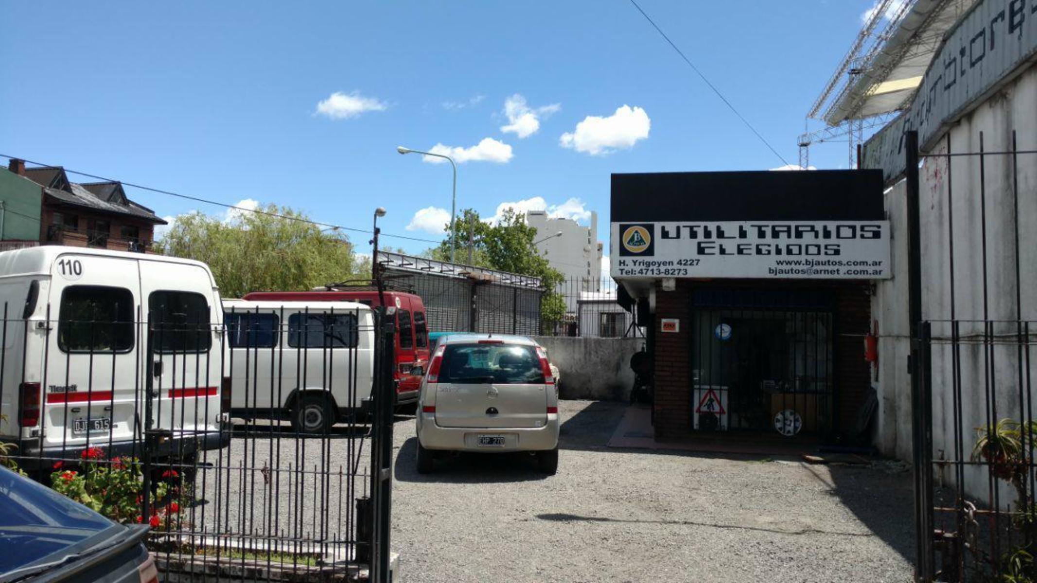 ESPECTACULAR ESQUINA EN SAN MARTIN — foto 2