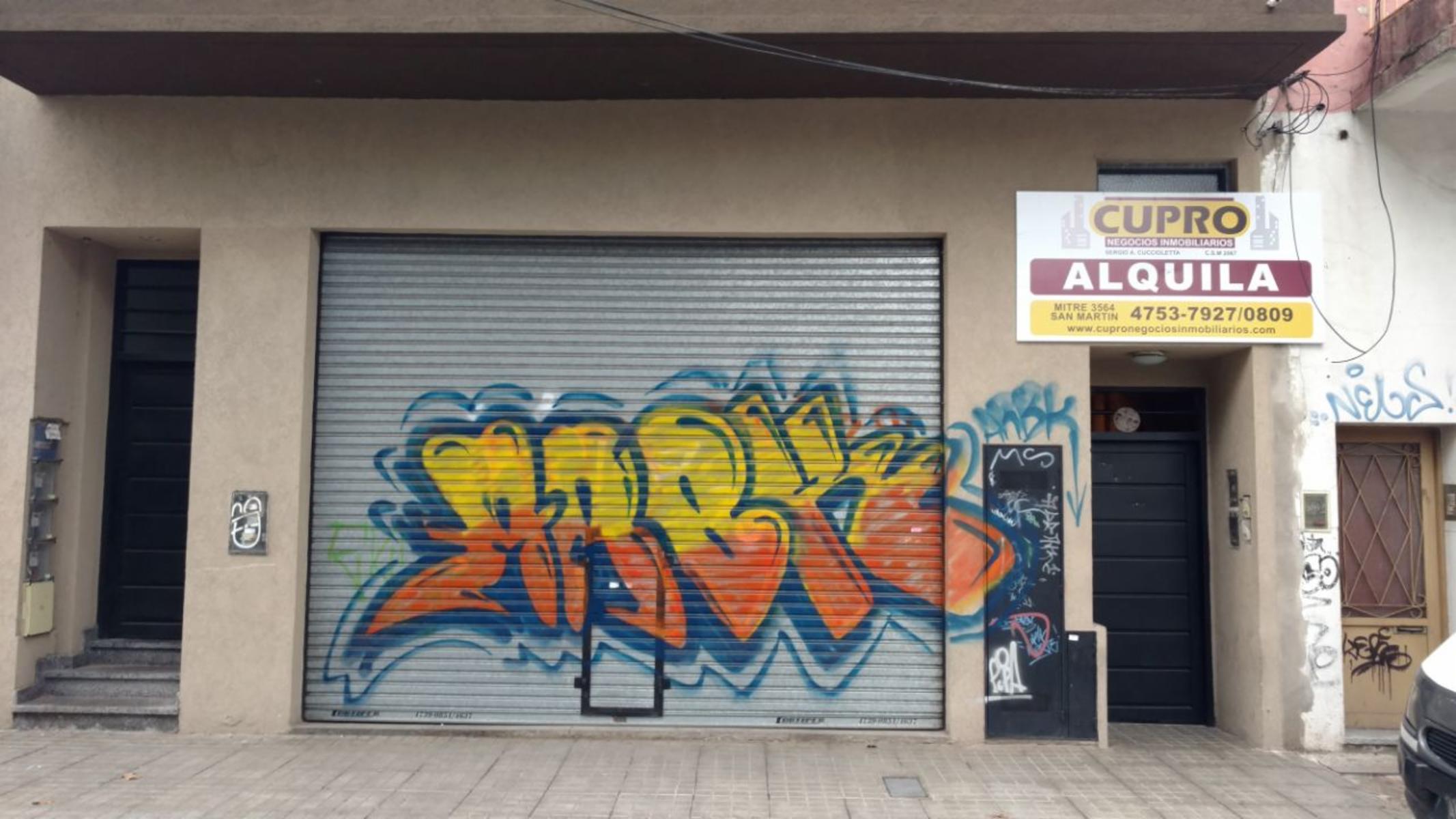 HERMOSO LOCAL A 1/2 CDRA. PLAZA ALEM - 1