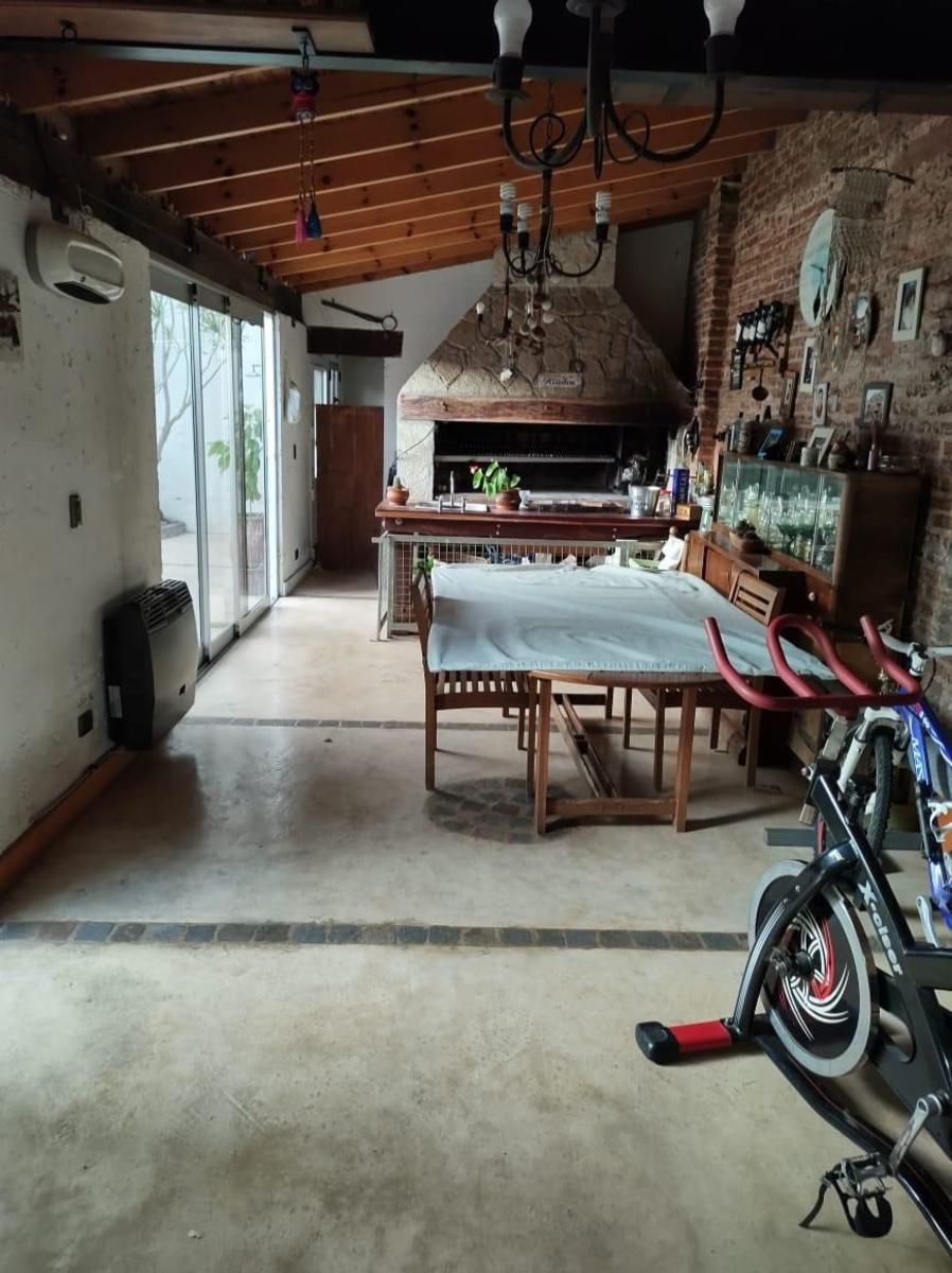 EXCELENTE CHALET 5 AMBIENTES — foto 5