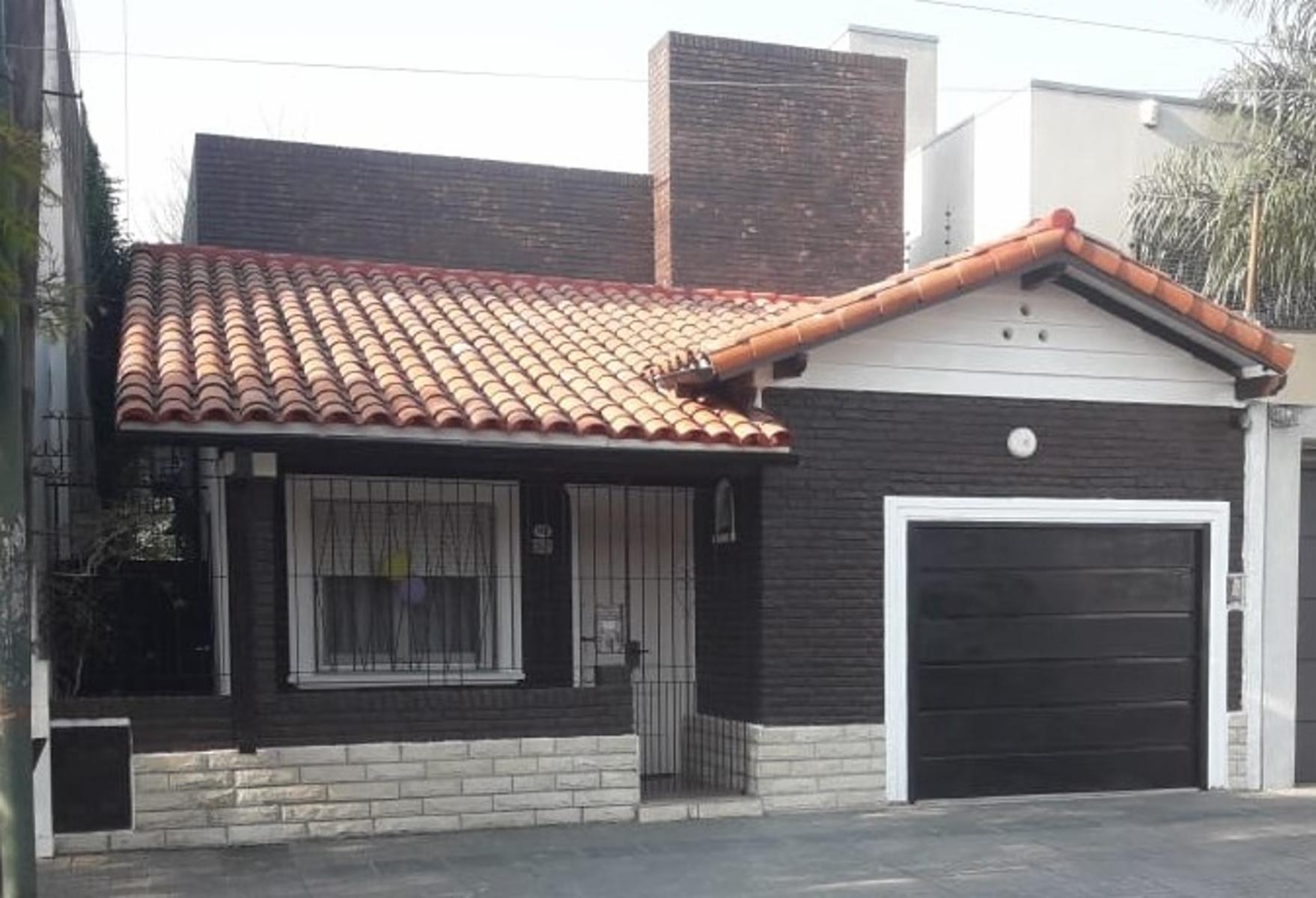 EXPECTACULAR CHALET EN DOS PLANTAS RECICLADO A NUEVO
