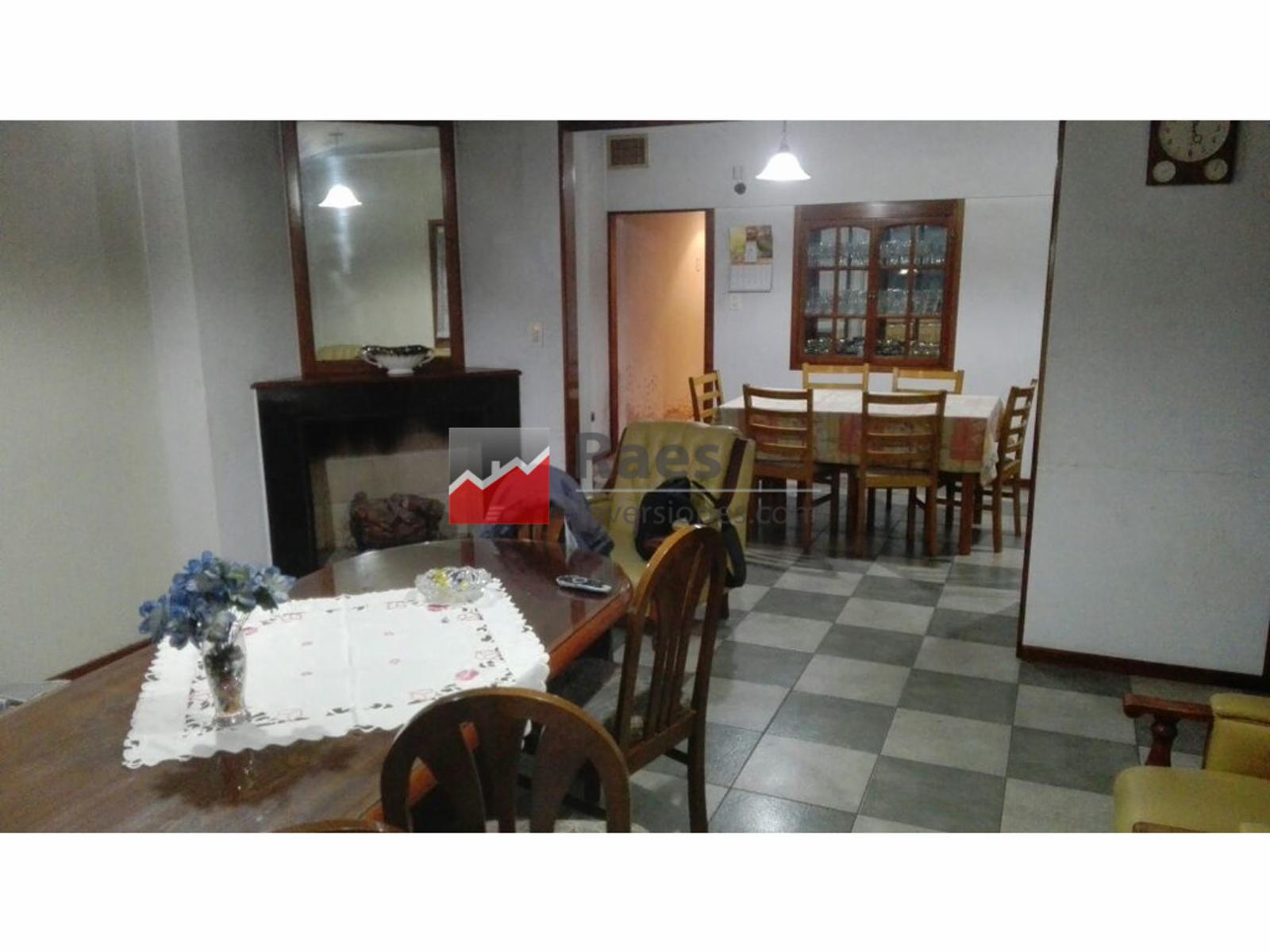 EXCELENTE CASA MAS TALLER INDUSTRIAL EN SARMIENTO Y URIBURU TOTAL 400 M2 — foto 3