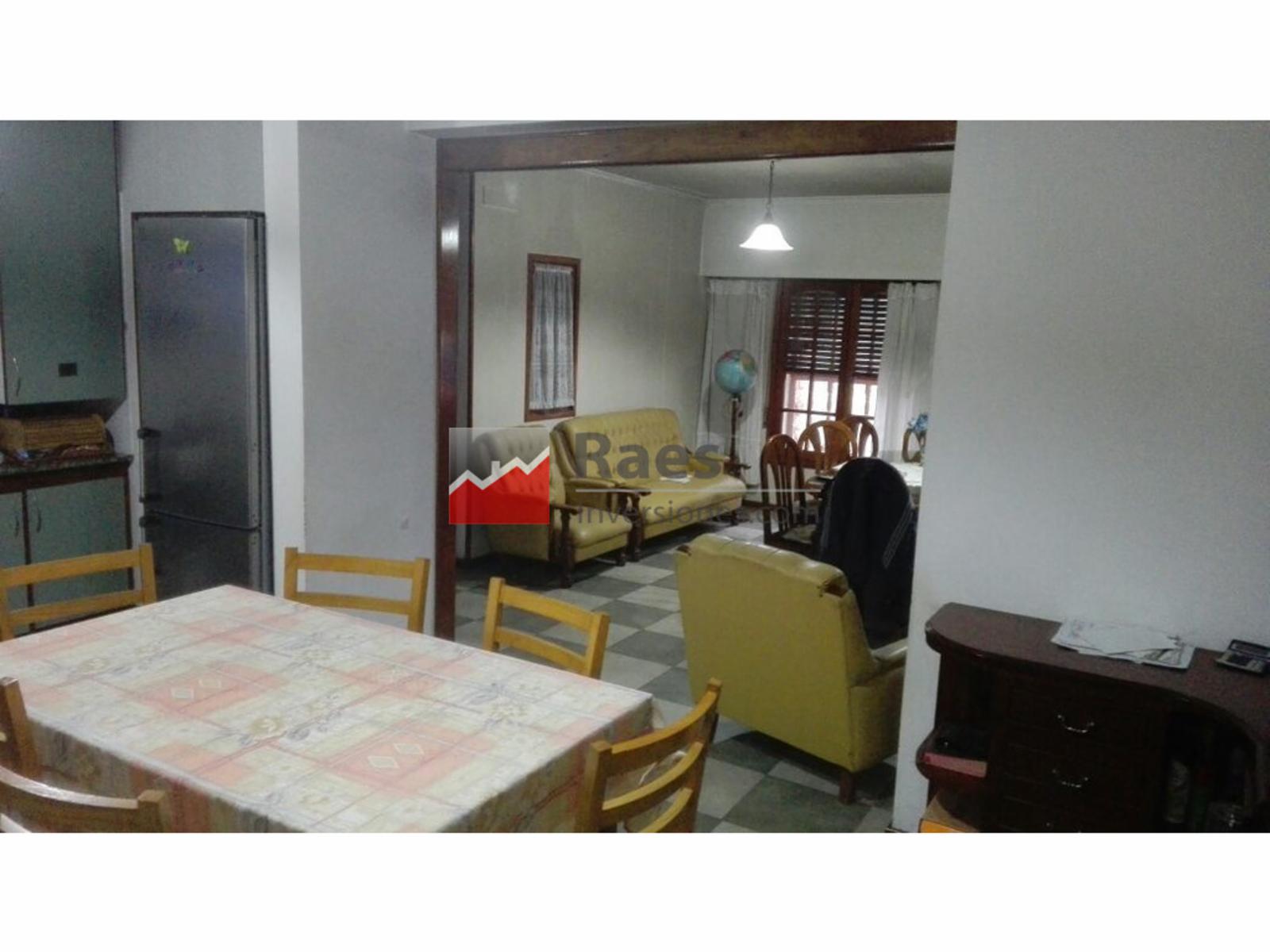 EXCELENTE CASA MAS TALLER INDUSTRIAL EN SARMIENTO Y URIBURU TOTAL 400 M2 — foto 5