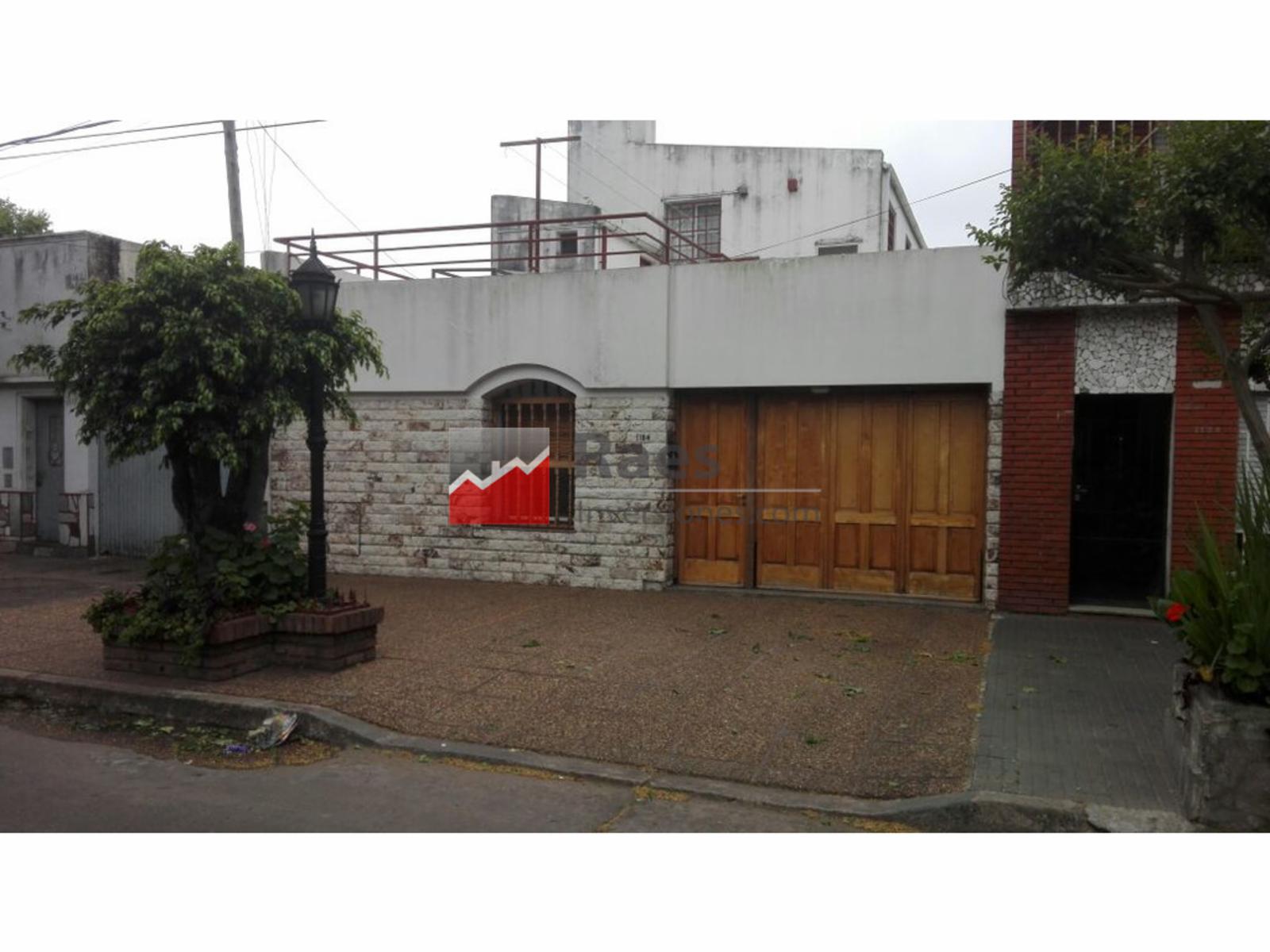 EXCELENTE CASA MAS TALLER INDUSTRIAL EN SARMIENTO Y URIBURU TOTAL 400 M2 — foto 6