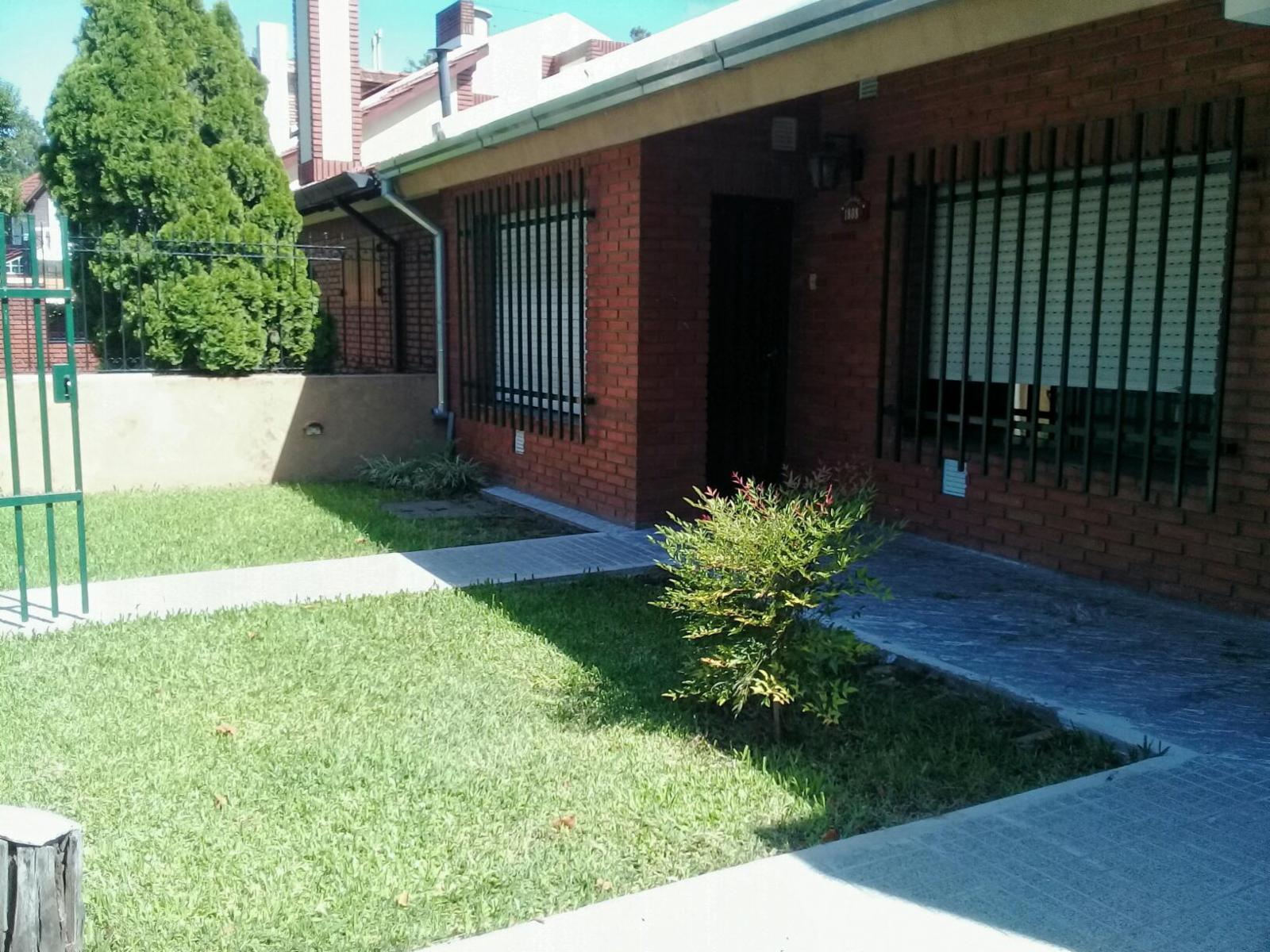 Casa Lomas de Alberdi, Dos Dormitorios. — foto 2