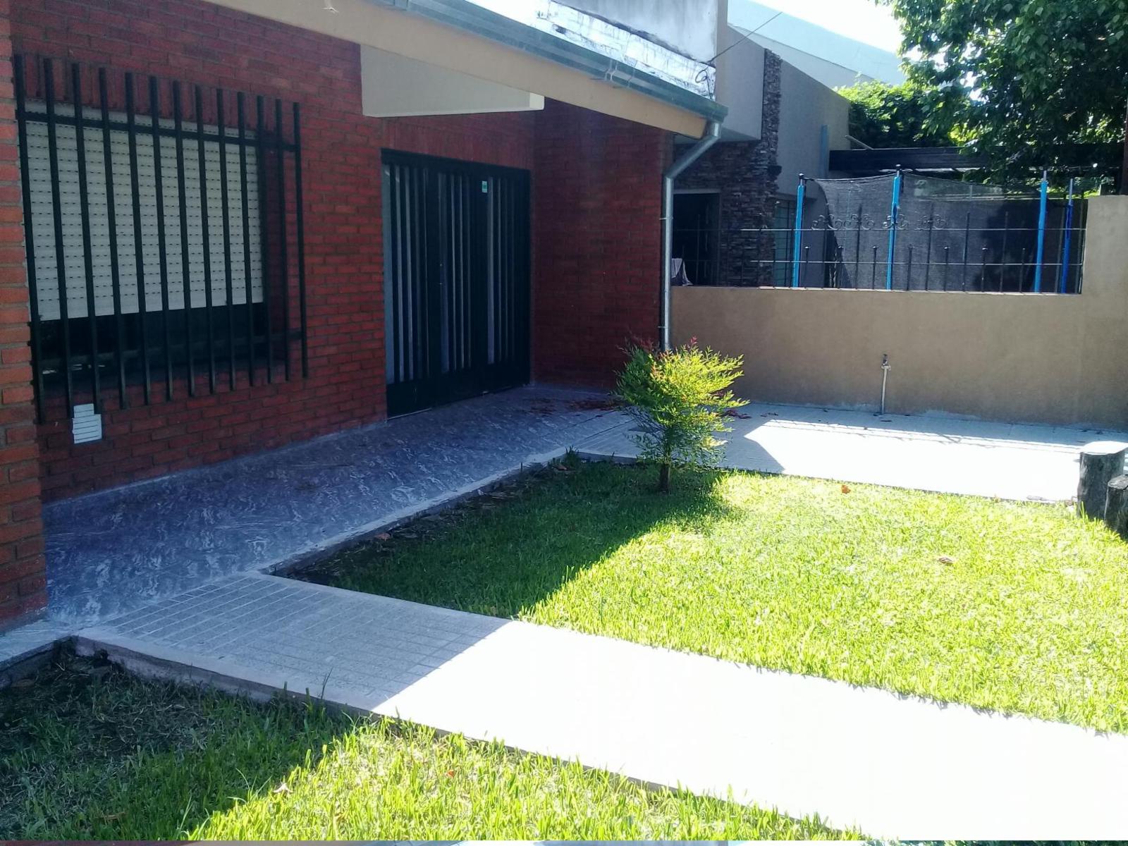 Casa Lomas de Alberdi, Dos Dormitorios. — foto 3