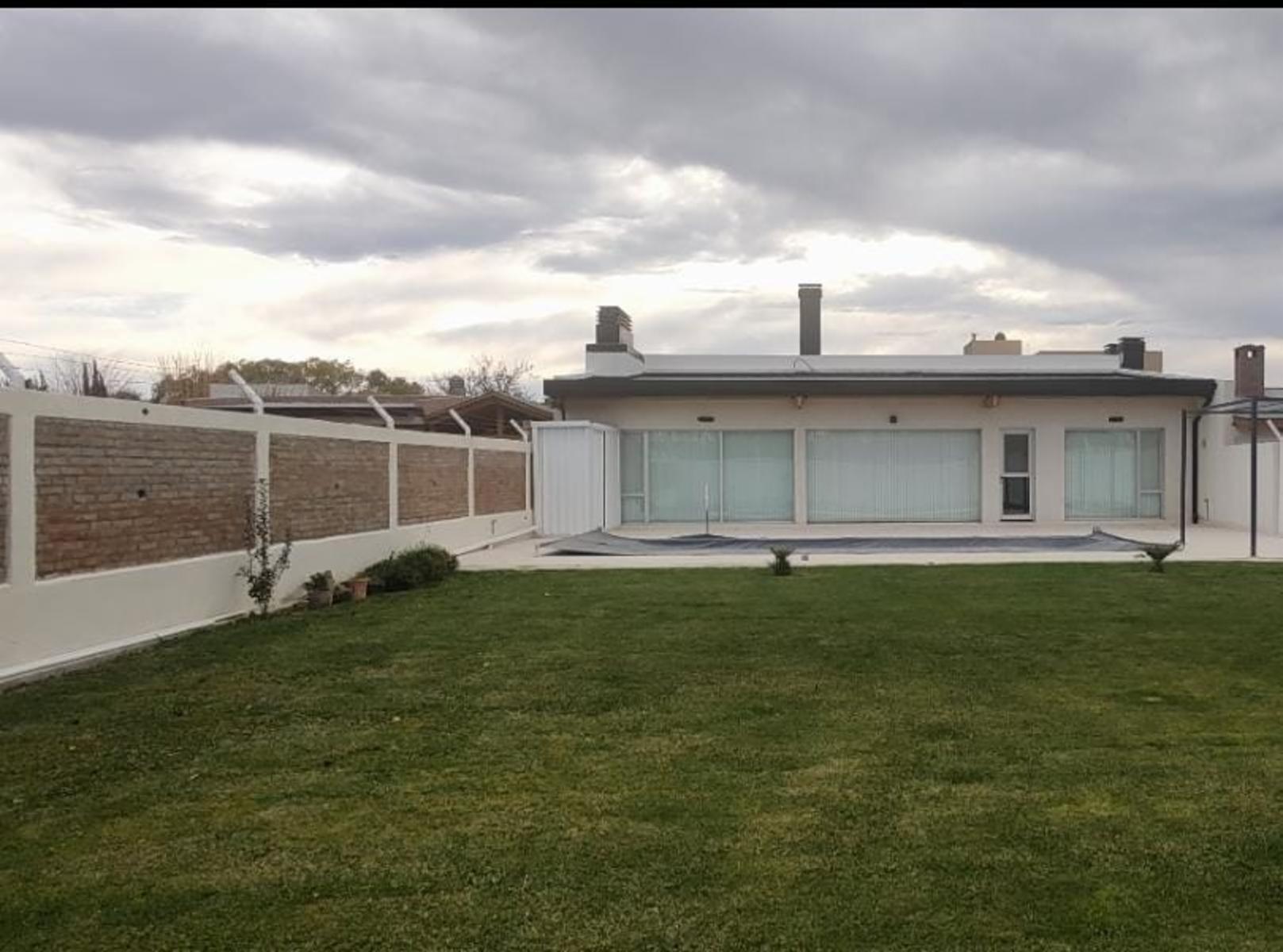 VIVIENDA MODERNA EN BARRIO SAN BENITO DE TRELEW — foto 2