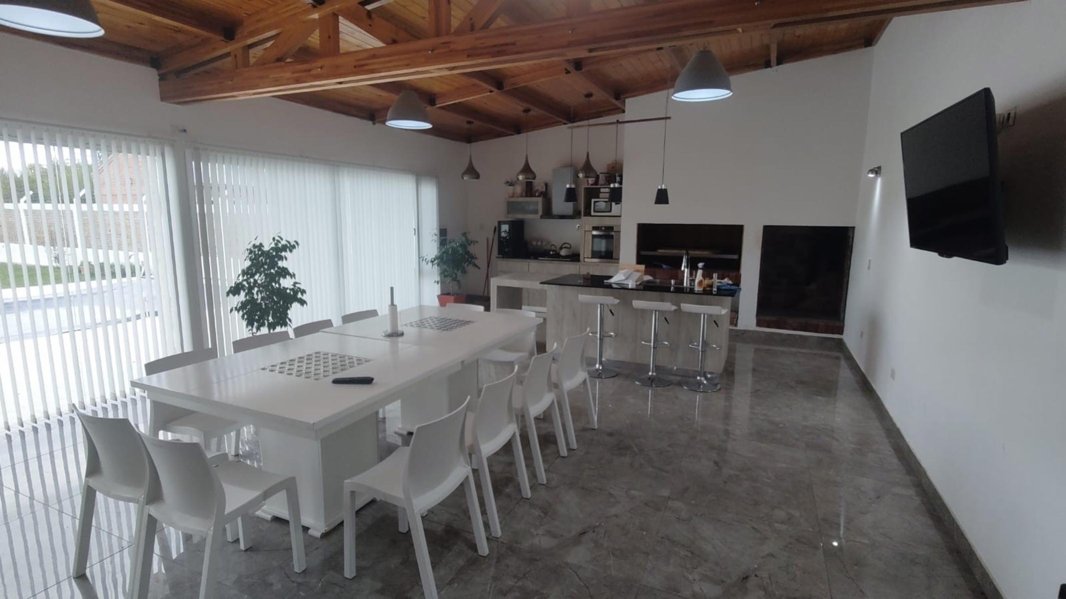 VIVIENDA MODERNA EN BARRIO SAN BENITO DE TRELEW — foto 7