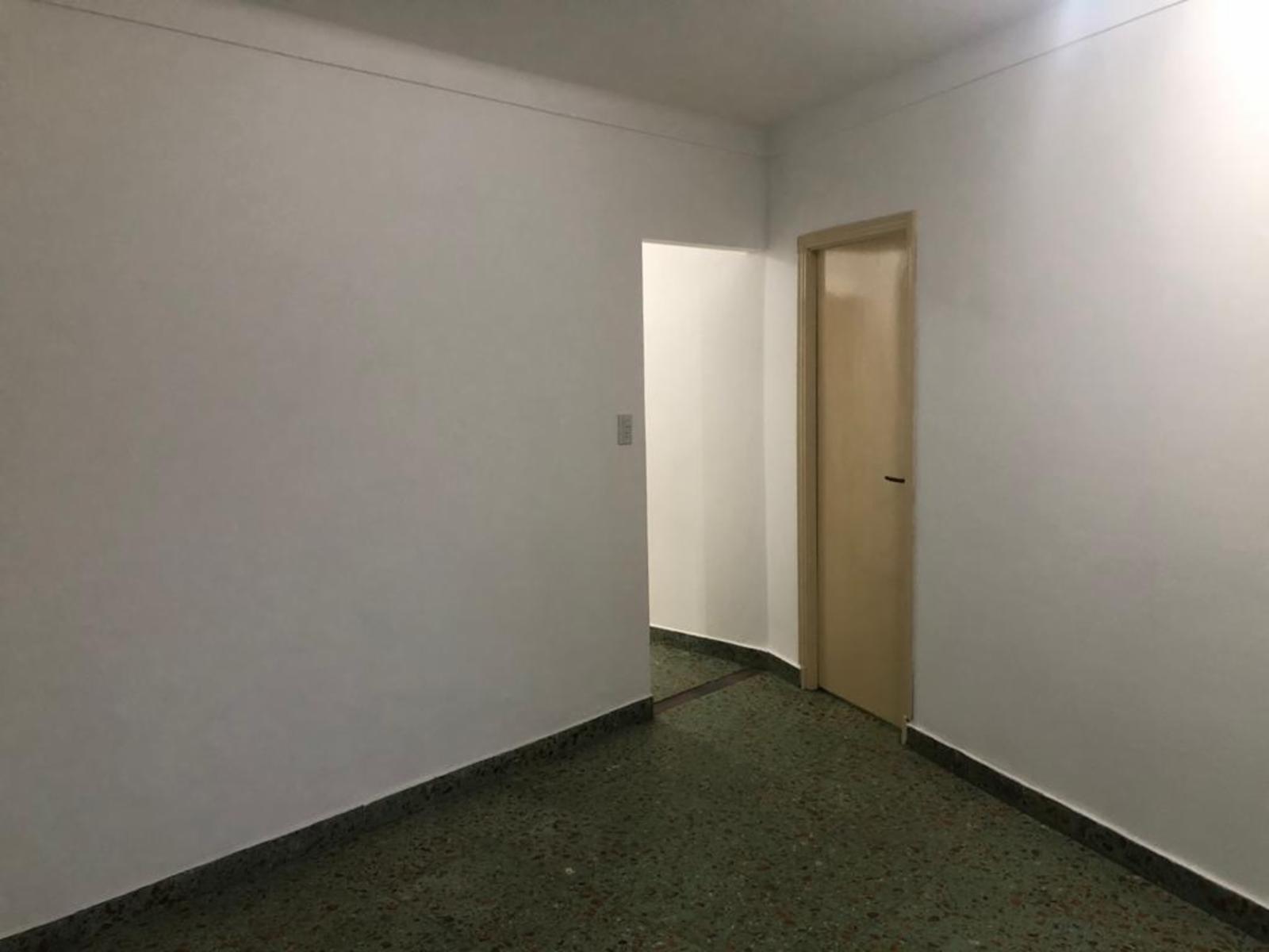 Se Vende departamento de 3 amb 2do piso por escalera en Villa Adelina, excelente ubicacion — foto 3