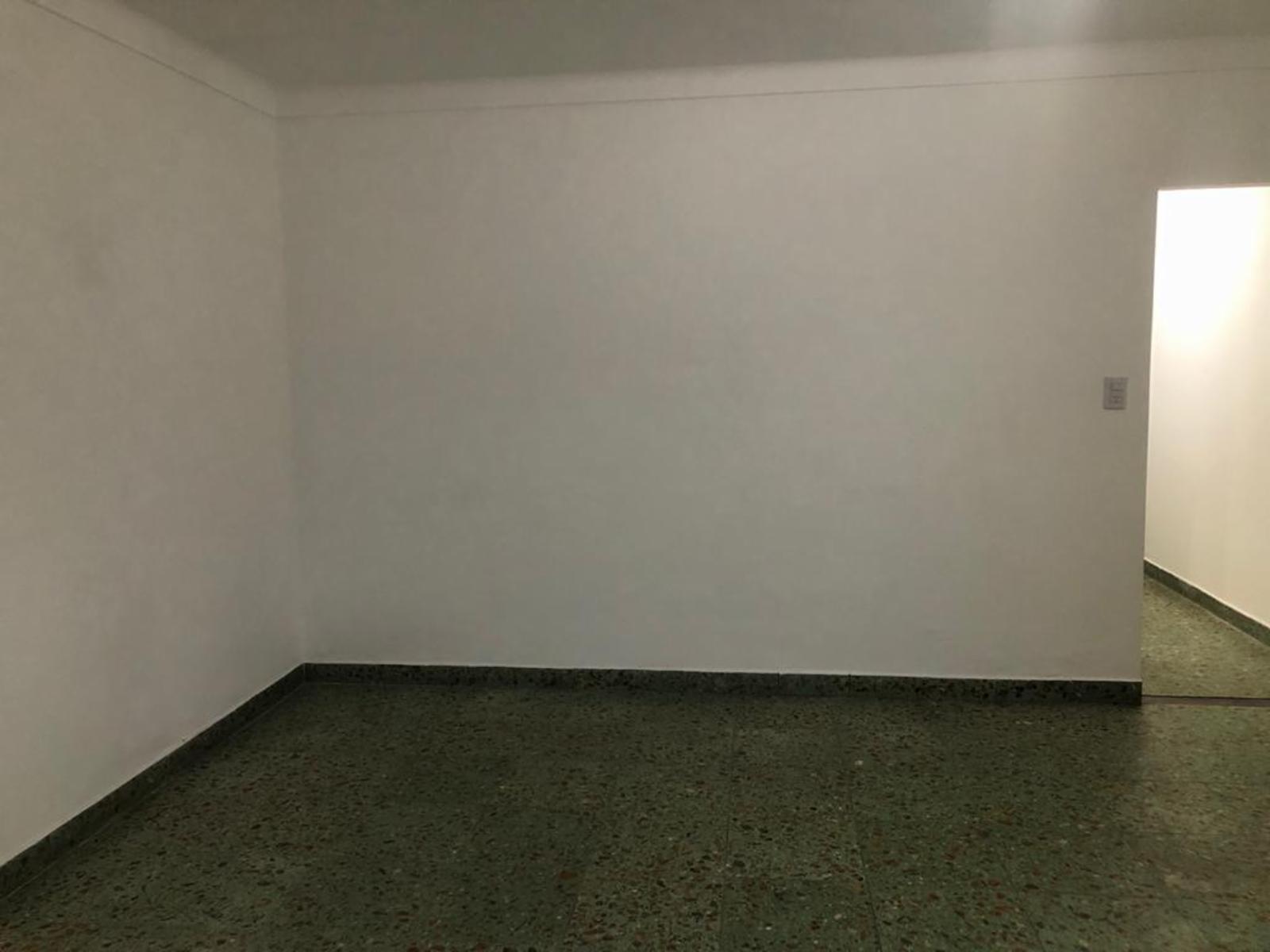 Se Vende departamento de 3 amb 2do piso por escalera en Villa Adelina, excelente ubicacion — foto 6