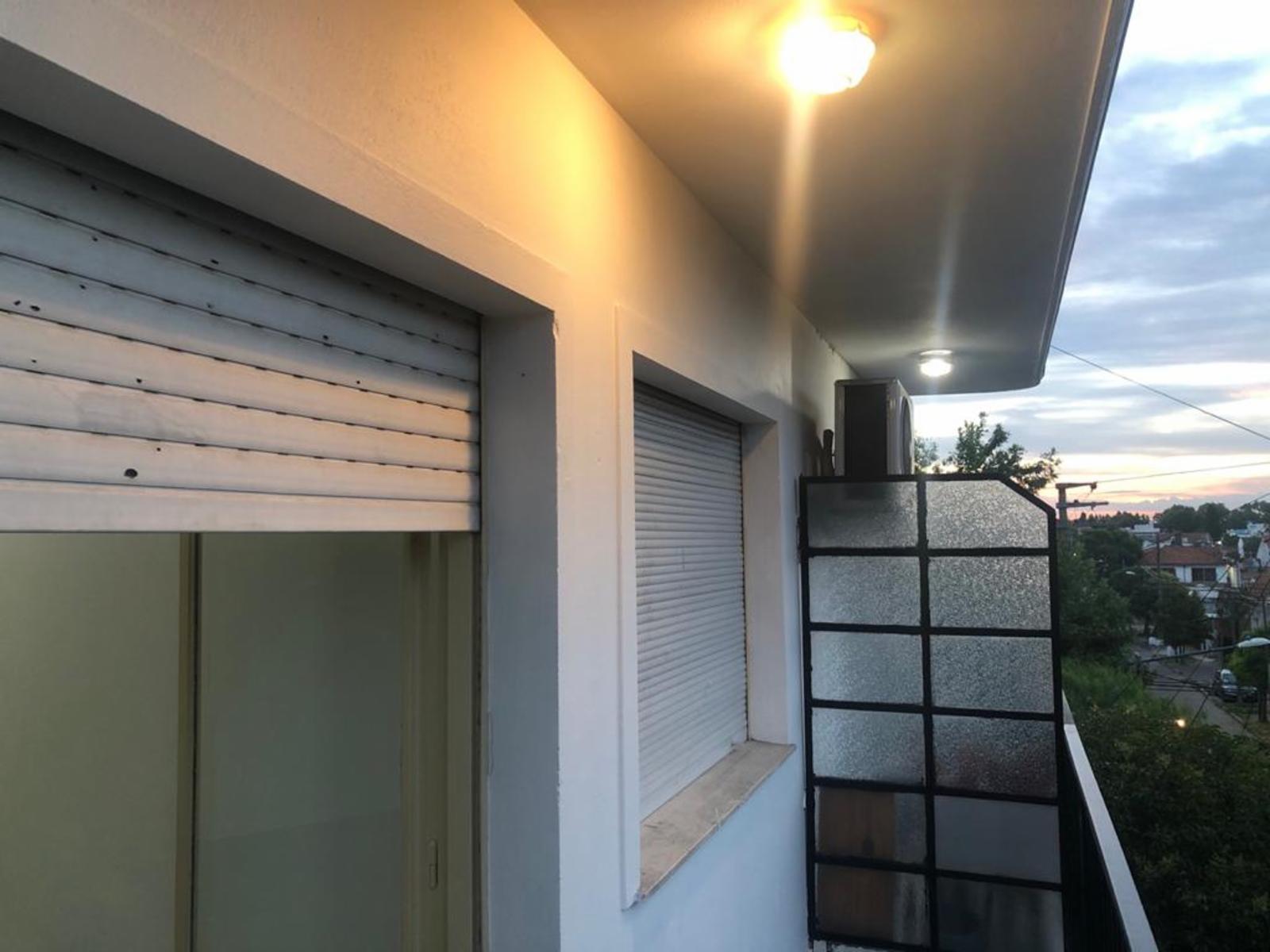 Se Vende departamento de 3 amb 2do piso por escalera en Villa Adelina, excelente ubicacion — foto 13