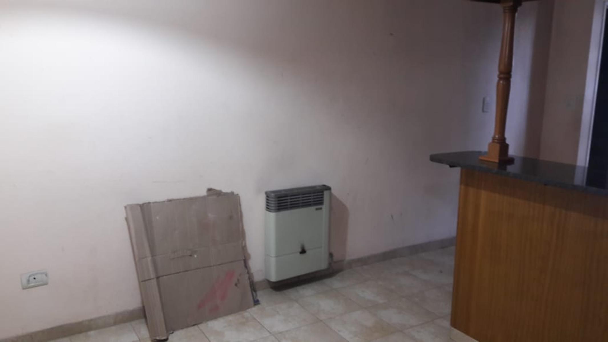 CHALET 4 AMB C/COCHERA Y PATIO VILLA SARMIENTO ZONA WARD — foto 5