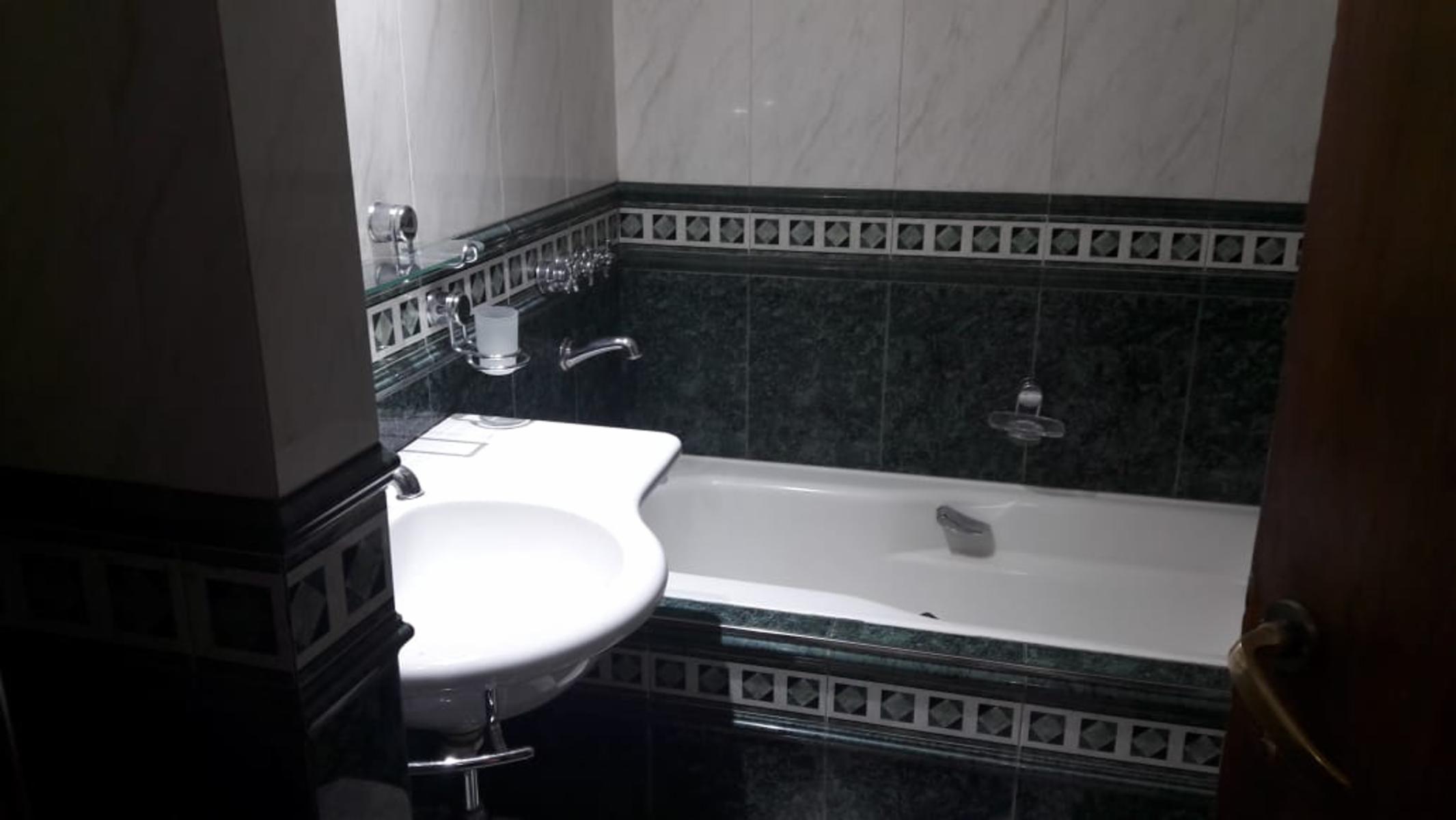 CHALET 4 AMB C/COCHERA Y PATIO VILLA SARMIENTO ZONA WARD — foto 7