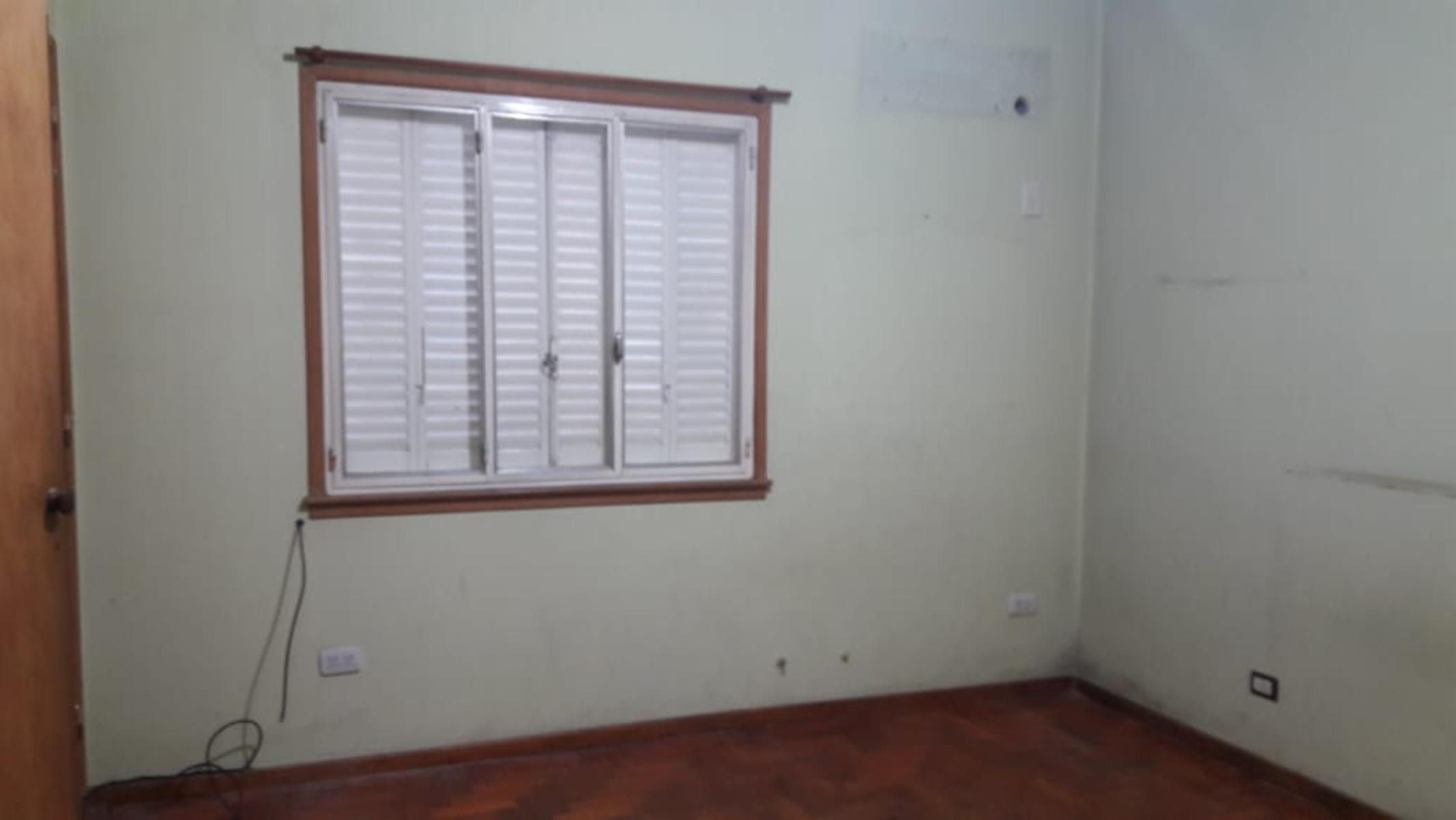 CHALET 4 AMB C/COCHERA Y PATIO VILLA SARMIENTO ZONA WARD — foto 8