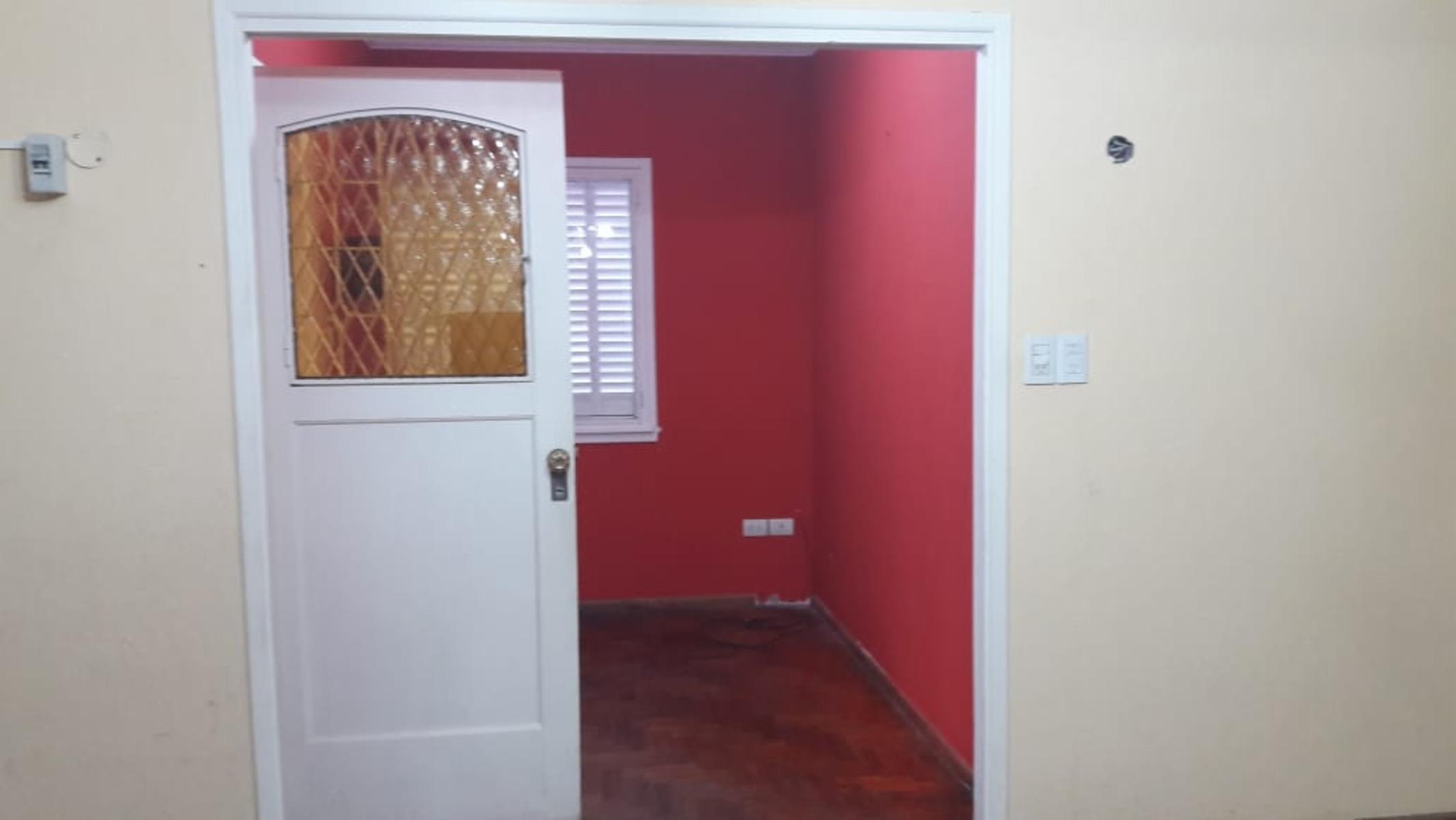 CHALET 4 AMB C/COCHERA Y PATIO VILLA SARMIENTO ZONA WARD — foto 10