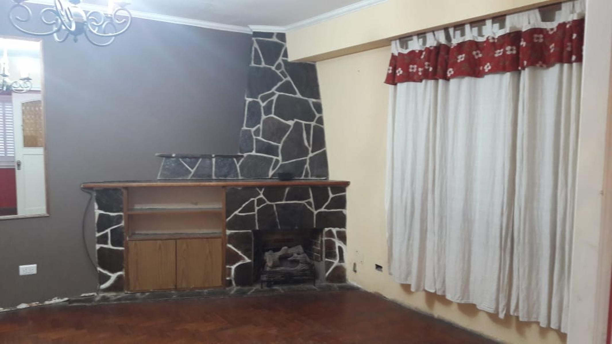 CHALET 4 AMB C/COCHERA Y PATIO VILLA SARMIENTO ZONA WARD — foto 11
