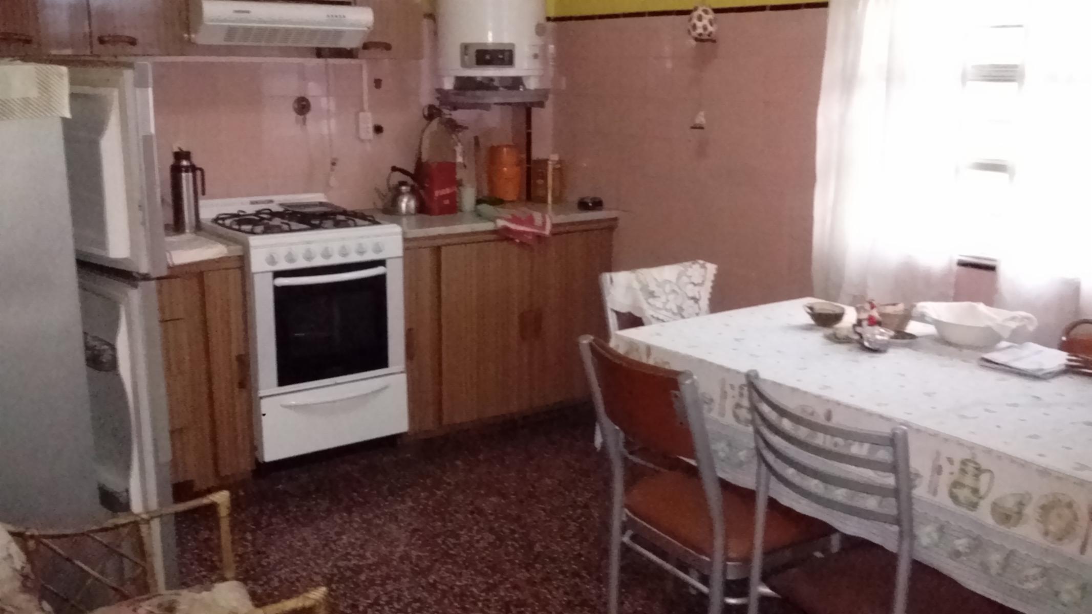 San Justo: Casa 3 amb y Depto 2 amb - Lote 10x32 — foto 5