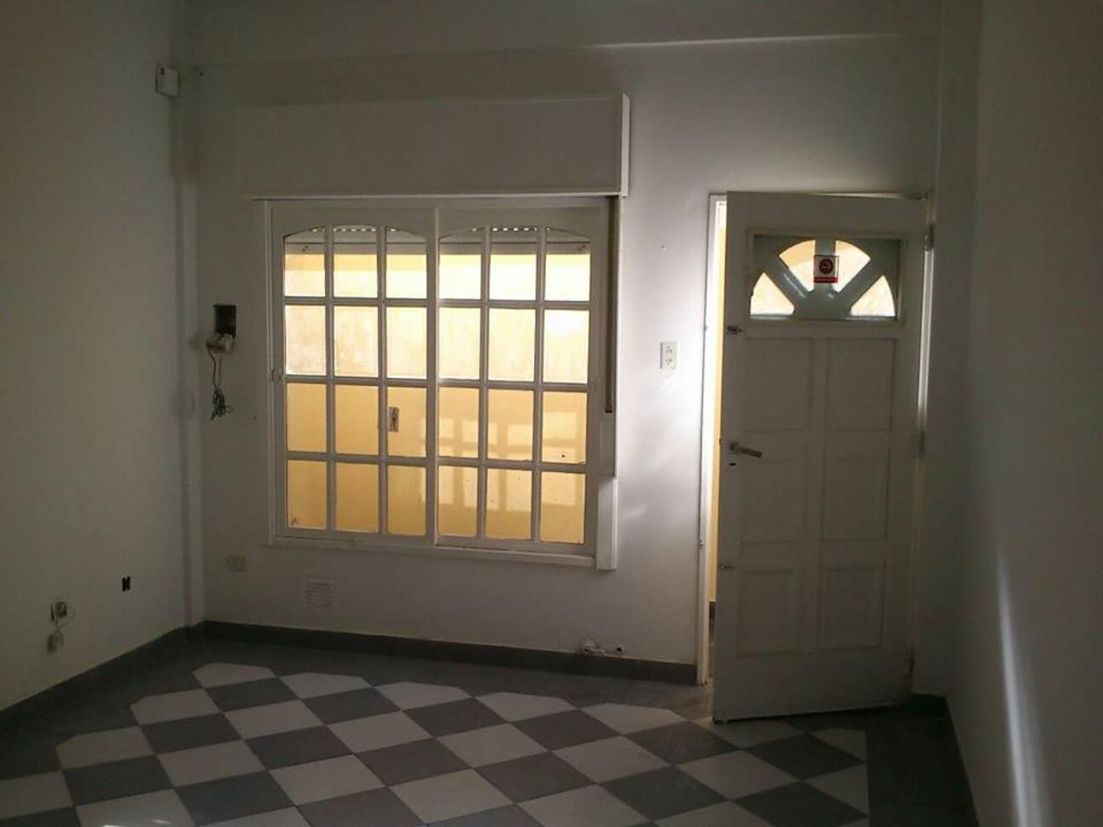 Lote 8,66x44 con 2 viviendas — foto 12