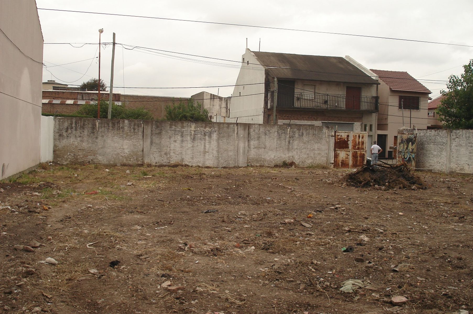 LOTE 700 m2 con deposito - 3
