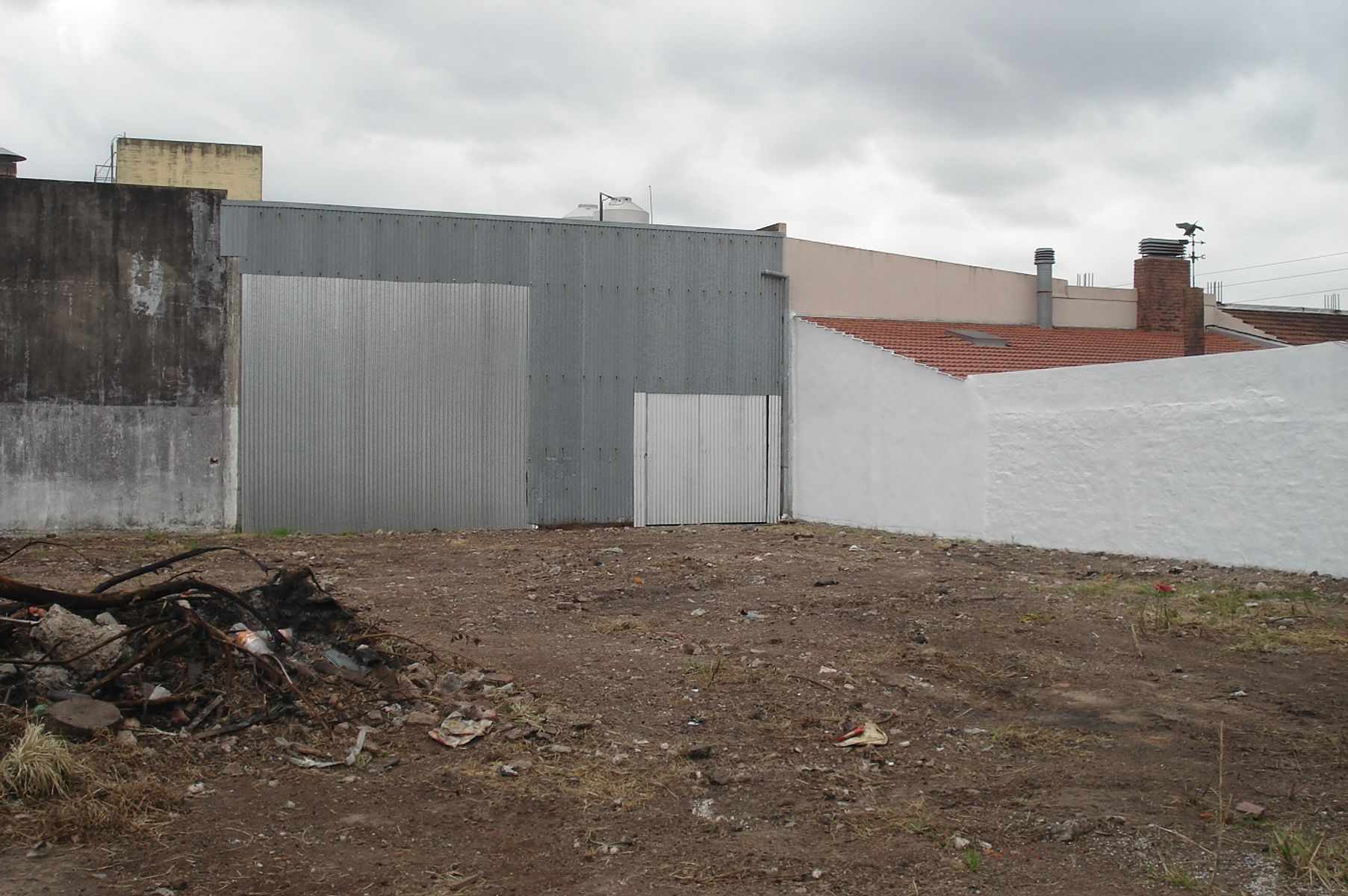 LOTE 700 m2 con deposito - 4