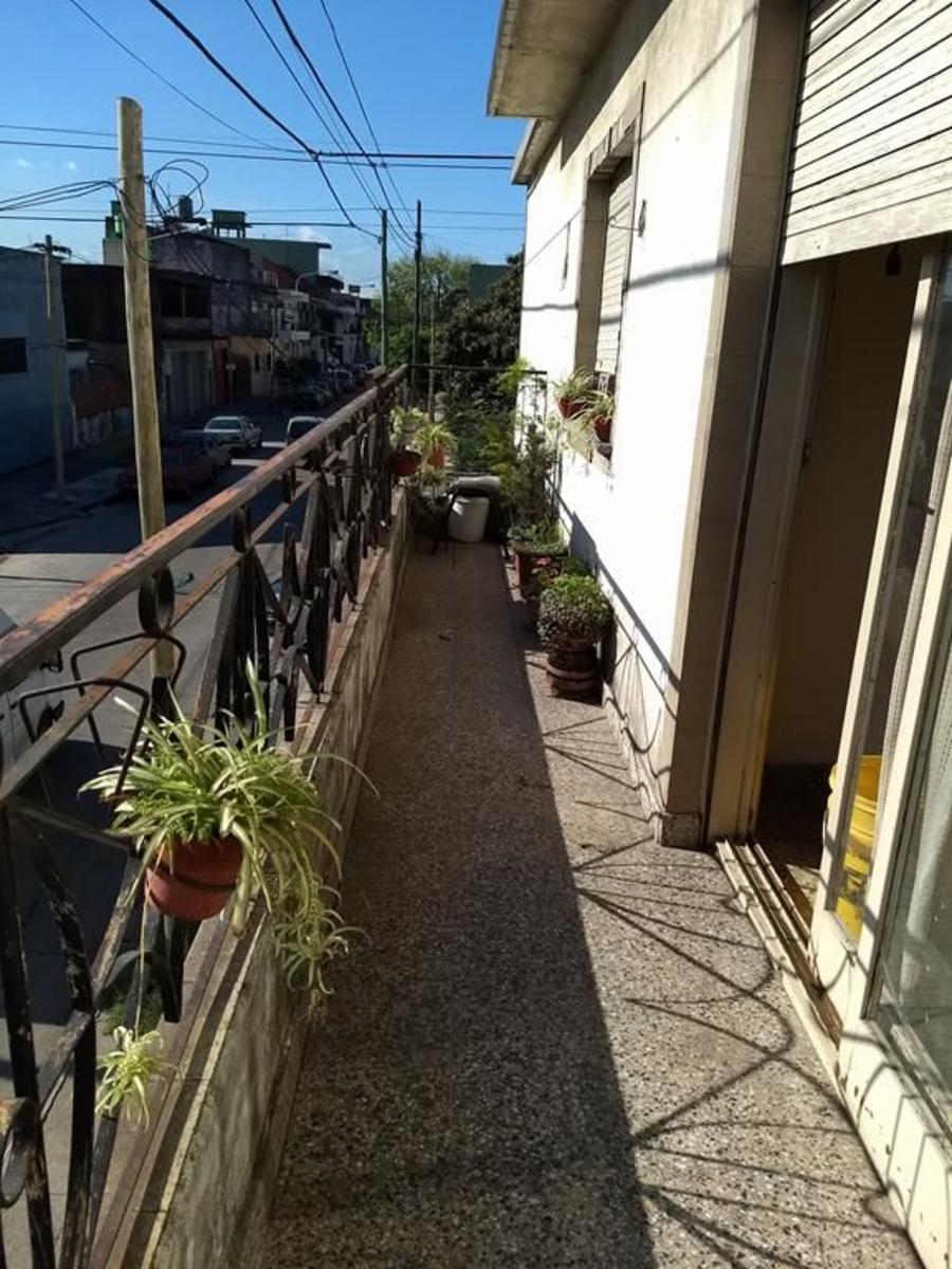 DPTO. 3 AMBIENTES C/BALCÓN, PATIO Y TERRAZA — foto 8
