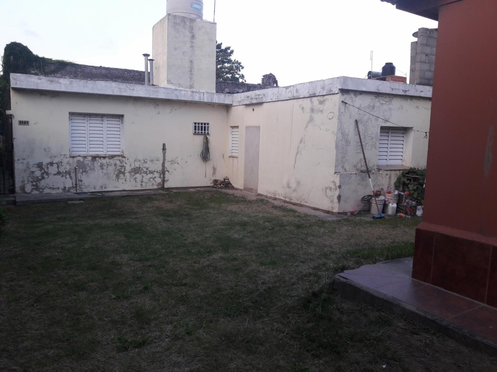 Inmobiliaria CercaTrova , ofrece un terreno Sobre Avenida Don Bosco,de 11,08 de frente por 50 de fondo , ideal para locales ,duplex o departamentos — foto 3