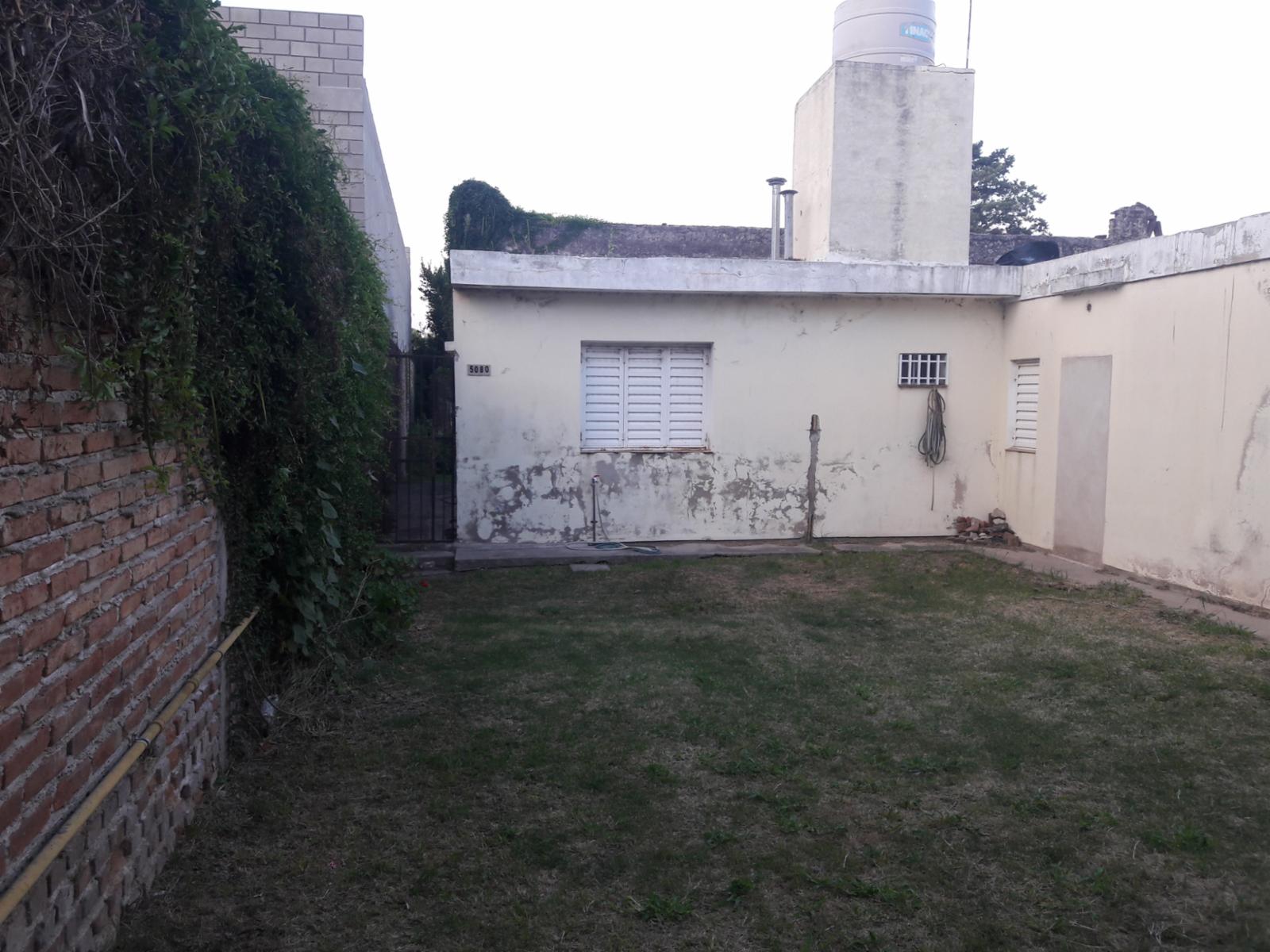 Inmobiliaria CercaTrova , ofrece un terreno Sobre Avenida Don Bosco,de 11,08 de frente por 50 de fondo , ideal para locales ,duplex o departamentos — foto 4
