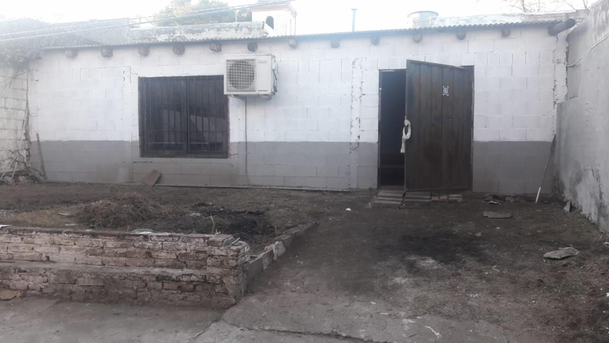 Casa+galpon+local ,ideal supermercado ,Polirubro a mts Elpidio Gonzalez ,sobre calle Fuencarral (Bella Vista), casi Regalado, ideal inversor — foto 10