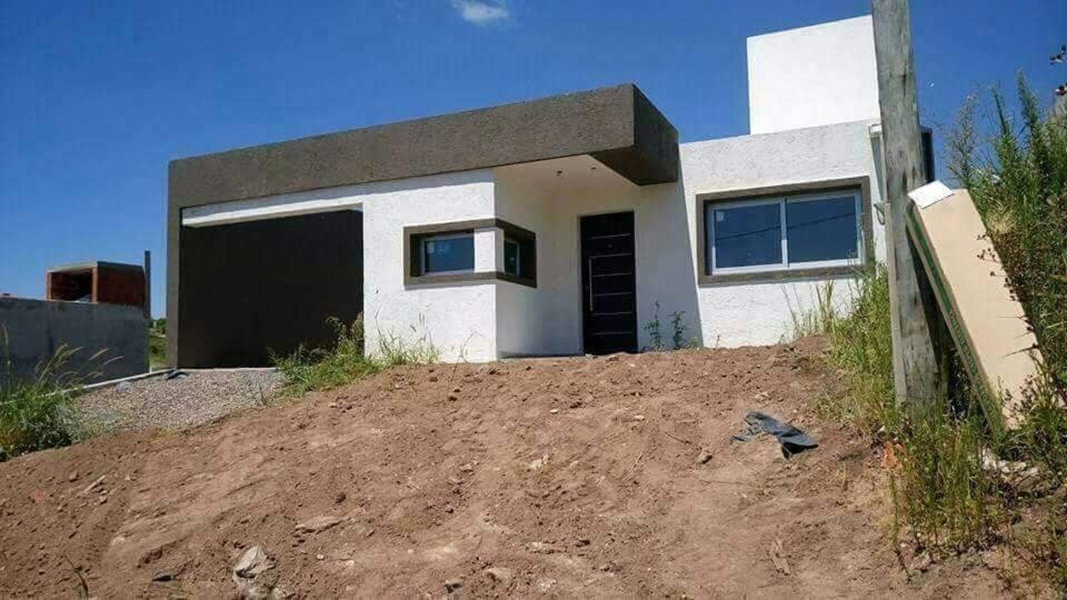Queres estrenar moderna casa en Salsipuedes ,a pasos de Hiper-Cine-Dos dormitorios ,buena vista de la Naturaleza a 30 minutos de la ciudad de Cordoba... U$$ 75000