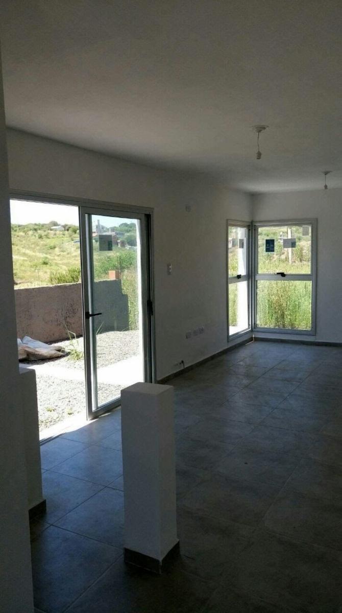 Queres estrenar moderna casa en Salsipuedes ,a pasos de Hiper-Cine-Dos dormitorios ,buena vista de la Naturaleza a 30 minutos de la ciudad de Cordoba... U$$ 75000 — foto 4
