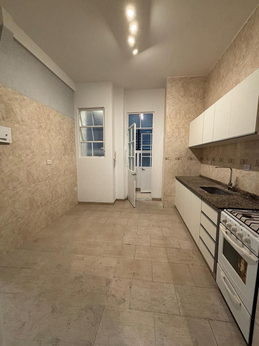 Departamento de 2 dormitorios con pisos de parquet — foto 9