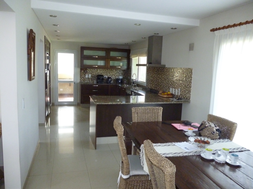 Casa 6 amb. en Barrio Cerrado — foto 5