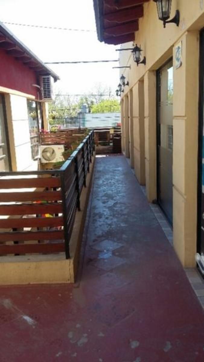 ALQUILER COMERCIAL EXCELENTE ZONA DE FUNES RUTA 9 Y ALBERDI - 7