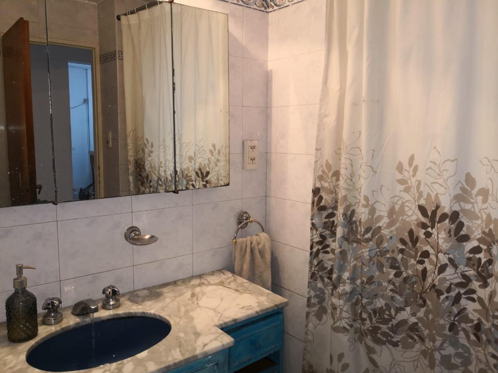 VENDE AMPLIO DPTO MUY BUENA UBICACION-FRENTE A PARQUE INDEPENDENCIA — foto 4