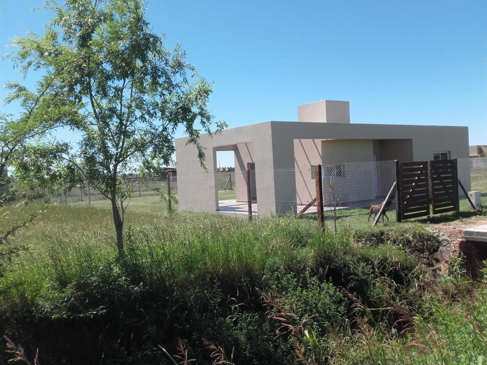 OPORTUNIDAD VENDE PROPIEDAD EN BARRIO ABIERTO FUNES NORTE ESTILO MODERNA — foto 4