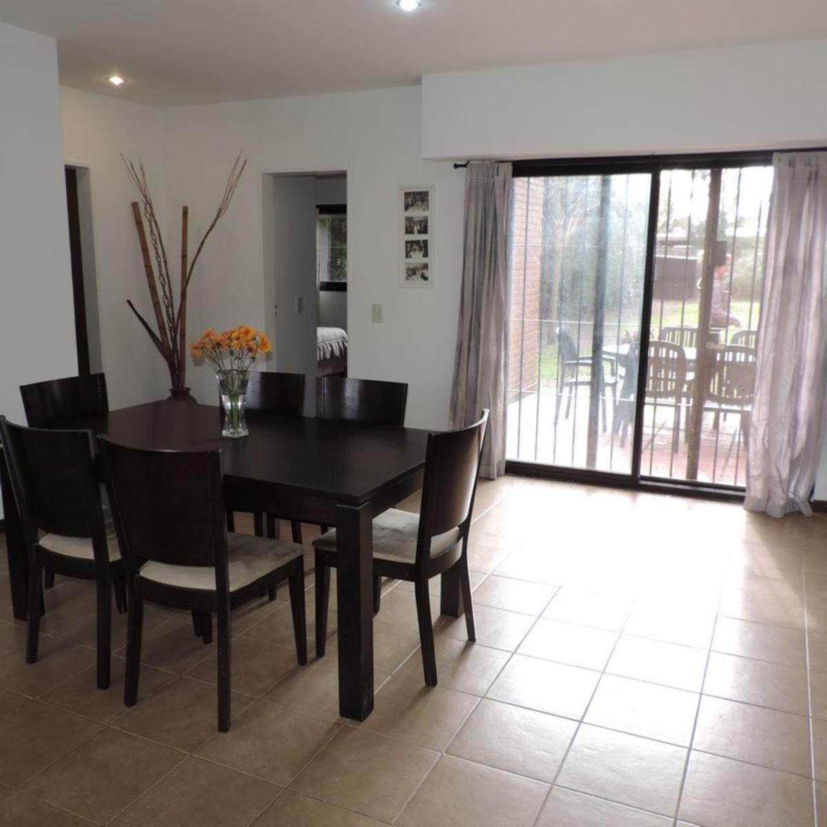 VENDE HERMOSO CHALET ZONA URBANA FUNES — foto 14