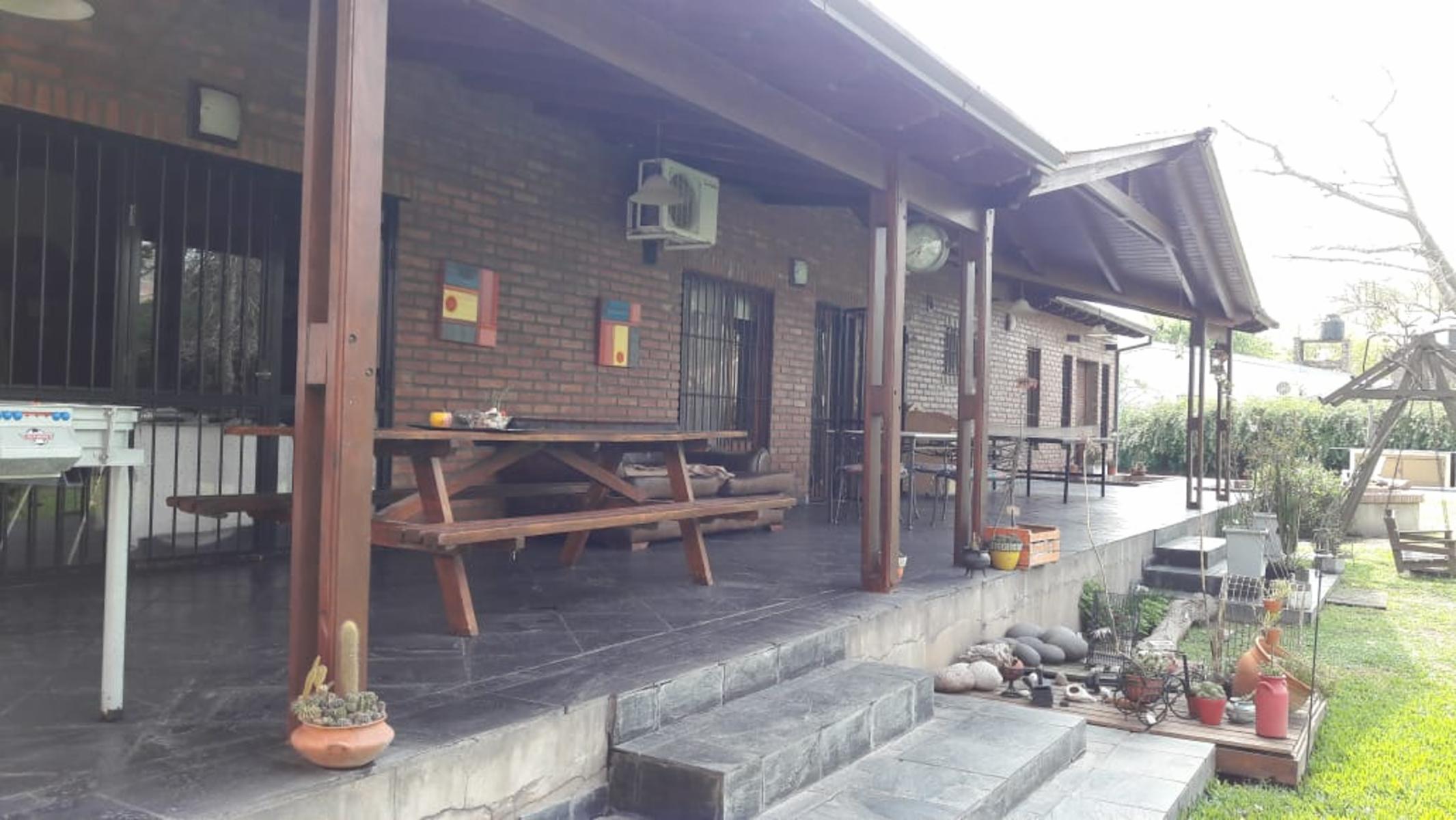 VENDE EXCELENTE PROPIEDAD EN BARRIO LOS TRONCOS EN FUNES — foto 4