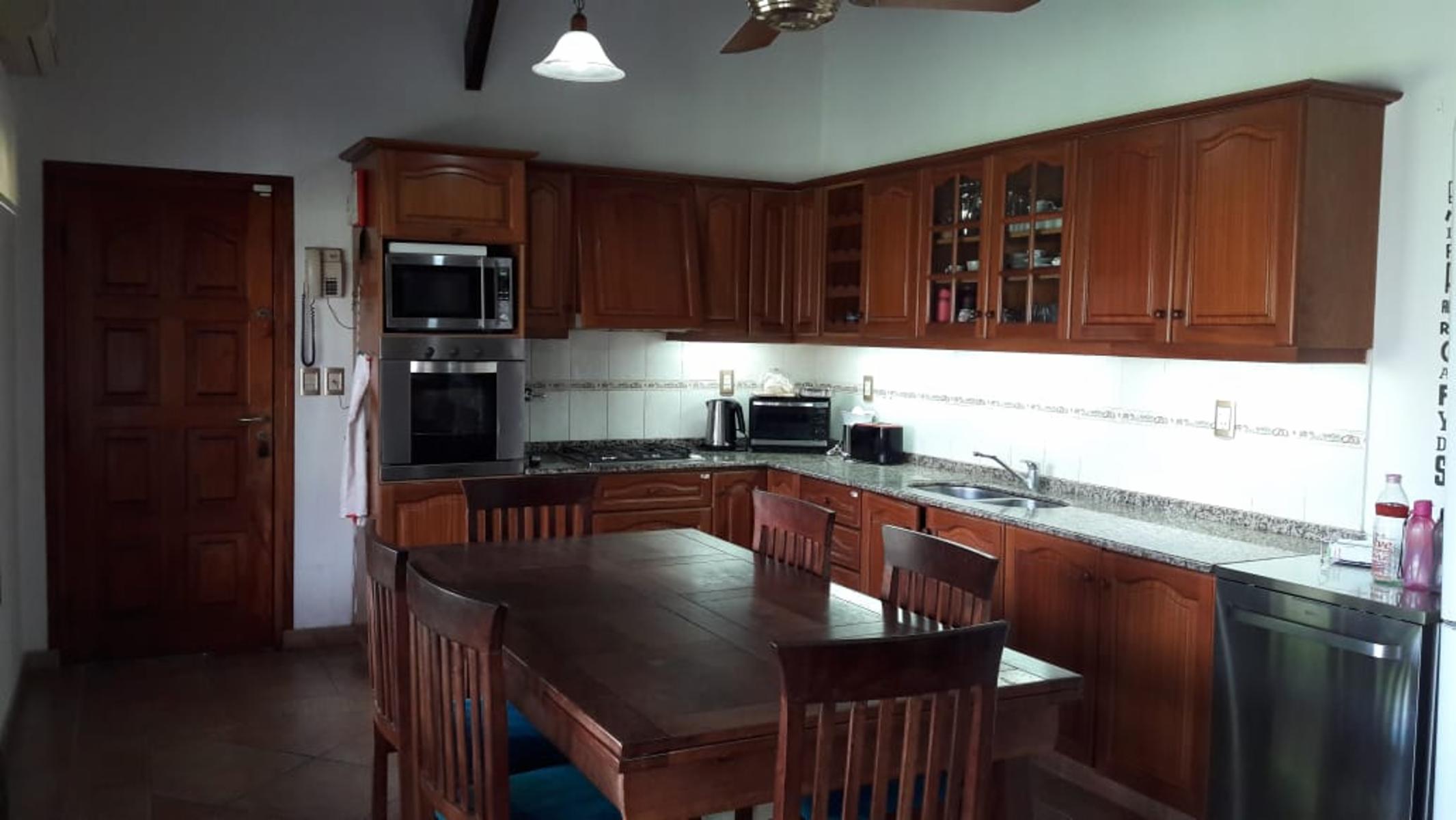 VENDE EXCELENTE PROPIEDAD EN BARRIO LOS TRONCOS EN FUNES — foto 7