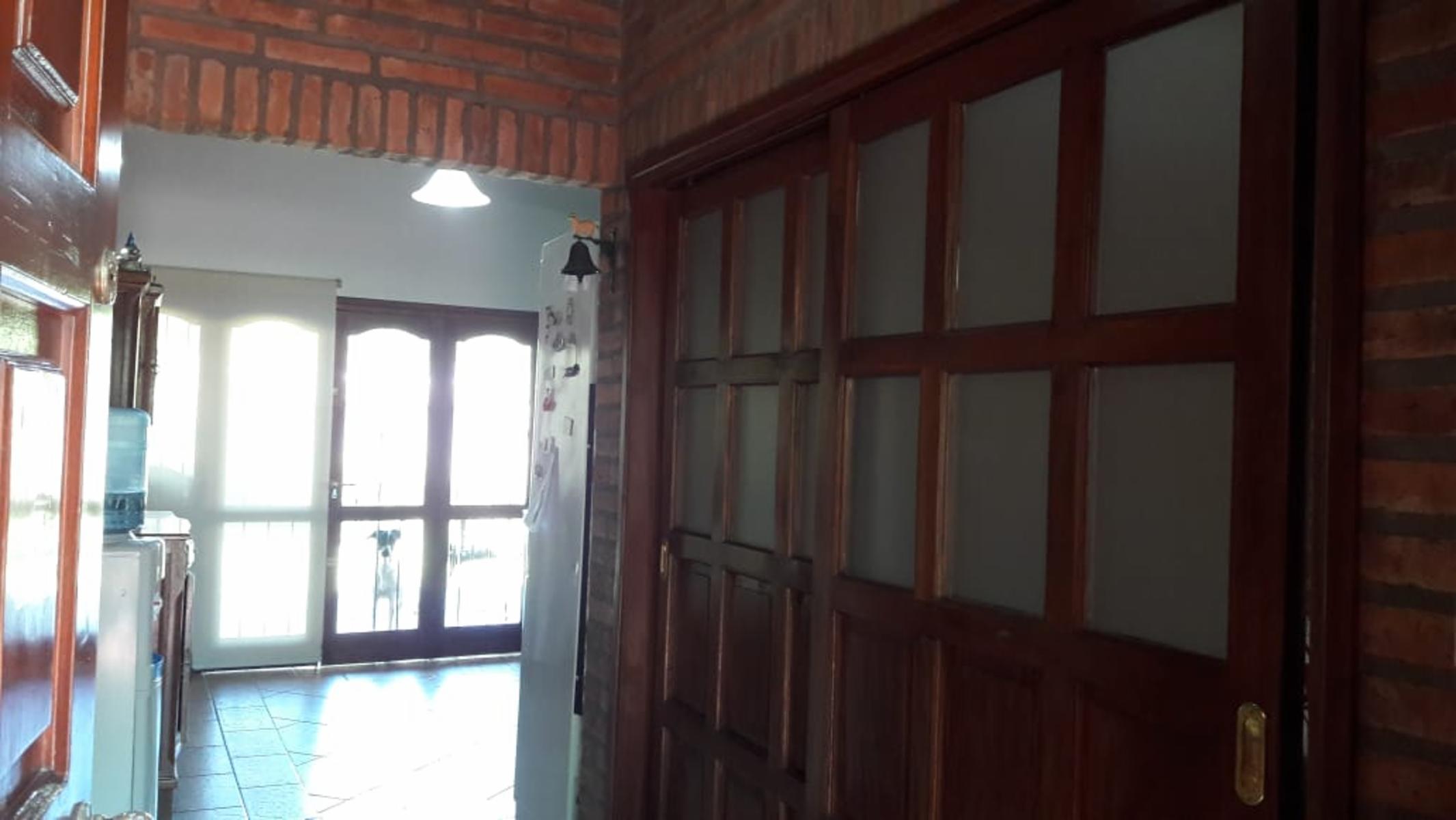VENDE EXCELENTE PROPIEDAD EN BARRIO LOS TRONCOS EN FUNES — foto 9