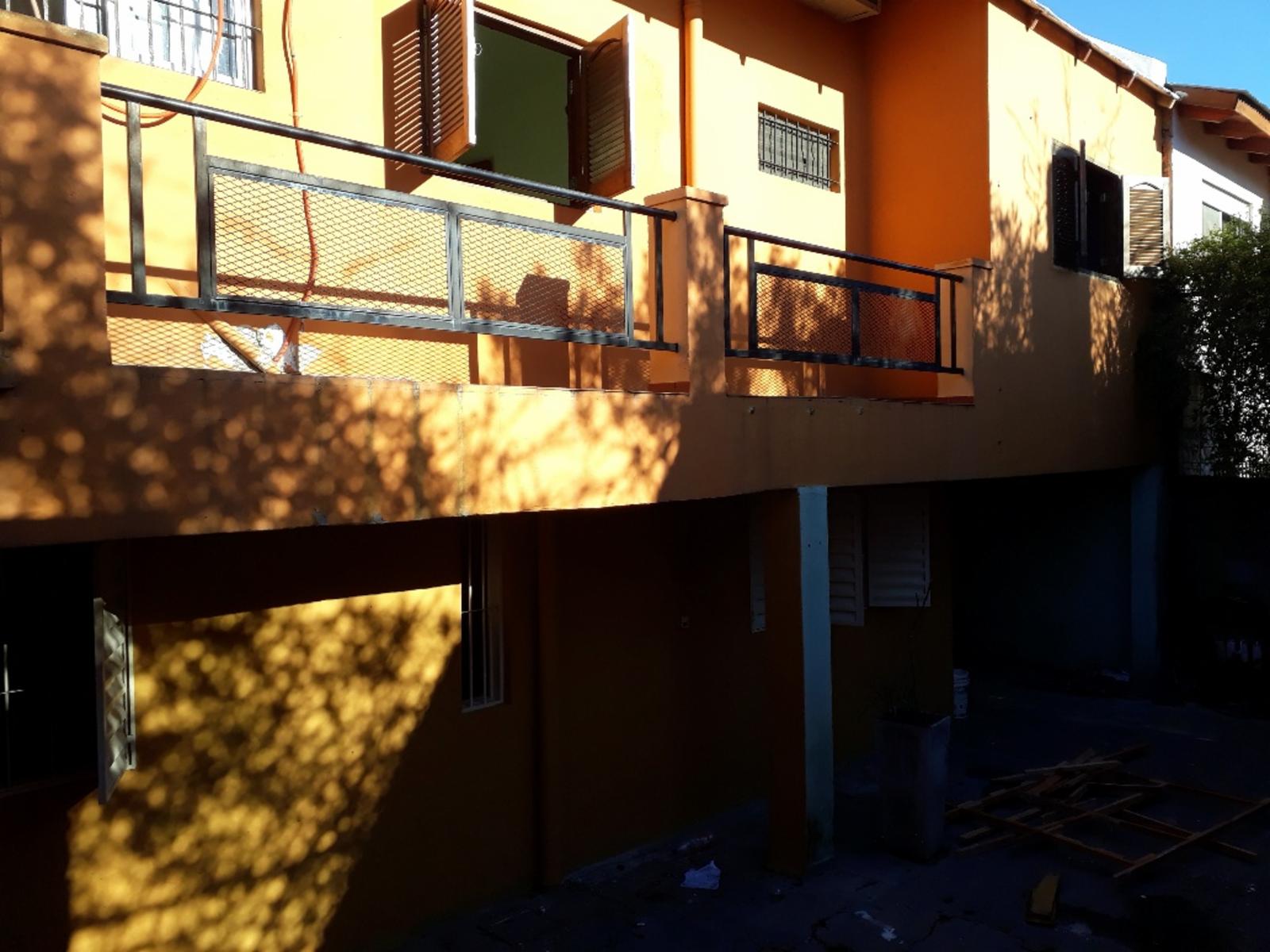 OPORTUNIDAD- VENDE 2 PROPIEDADES EN UN MISMO LOTE- MUY BIEN UBICADA ZONA OESTE — foto 4