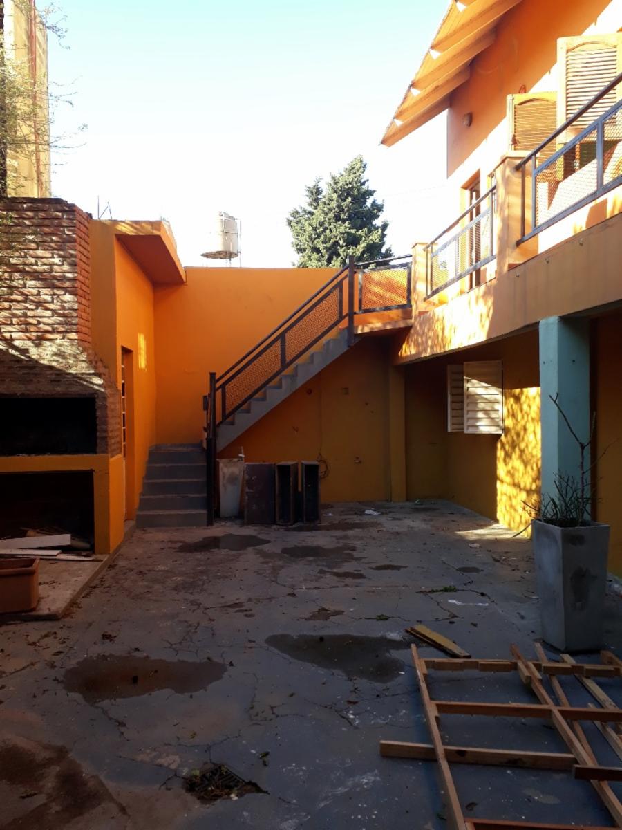 OPORTUNIDAD- VENDE 2 PROPIEDADES EN UN MISMO LOTE- MUY BIEN UBICADA ZONA OESTE — foto 6