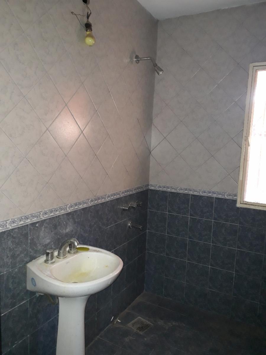 OPORTUNIDAD- VENDE 2 PROPIEDADES EN UN MISMO LOTE- MUY BIEN UBICADA ZONA OESTE — foto 11