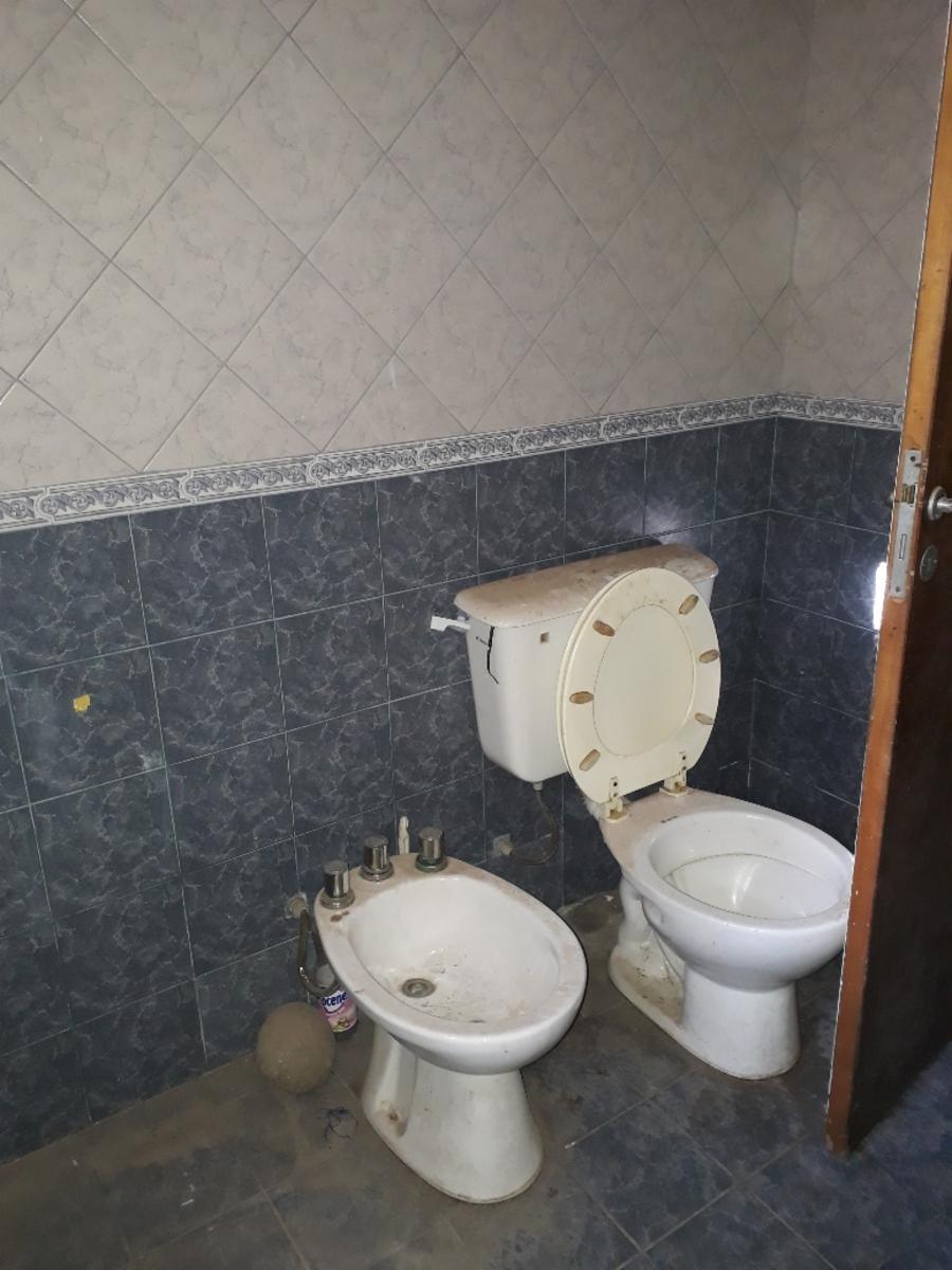 OPORTUNIDAD- VENDE 2 PROPIEDADES EN UN MISMO LOTE- MUY BIEN UBICADA ZONA OESTE — foto 12