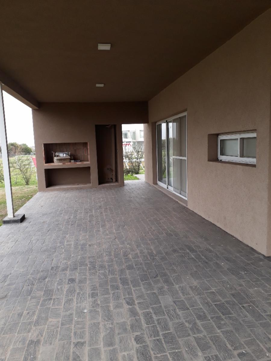 VENDE IMPORTANTE PROPIEDAD BARRIO CERRADO SAN SEBASTIAN FUNES — foto 7