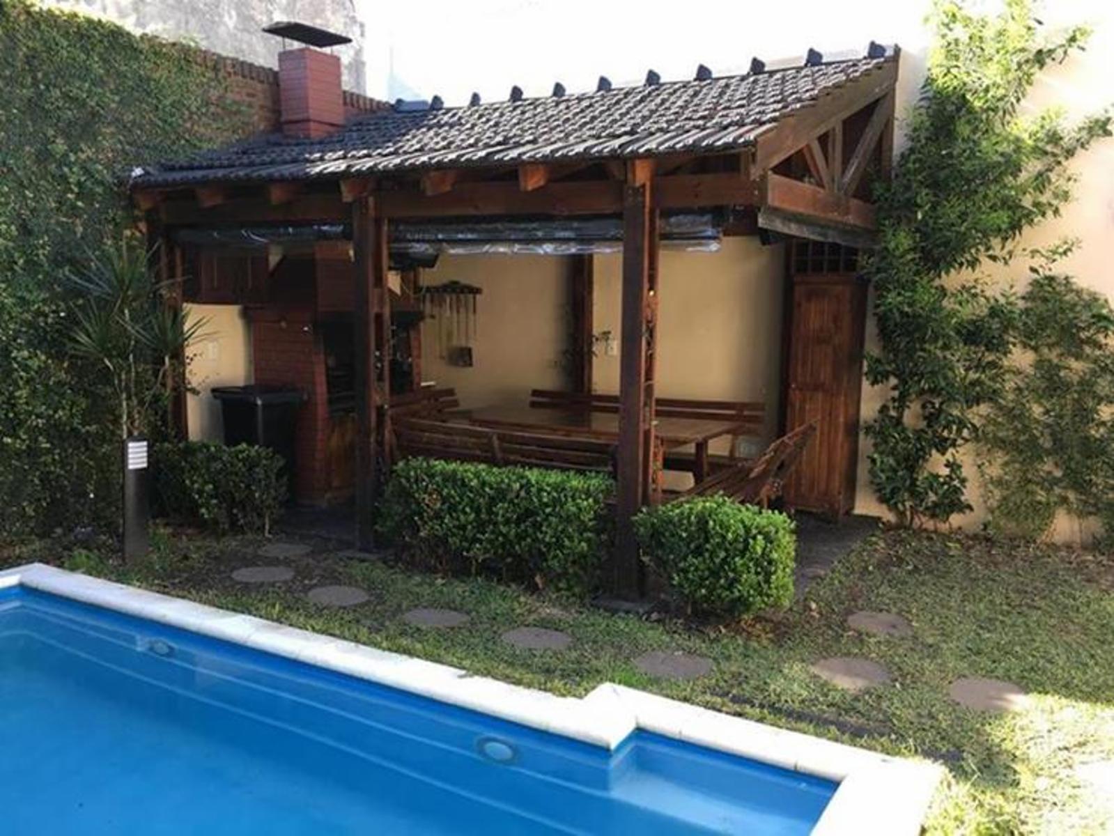 Moliere 1875, CABA/ casa 3 ambientes / 2 baños/ fondo, pileta, quincho, terraza, 220M2 u$s 350.000 - 13